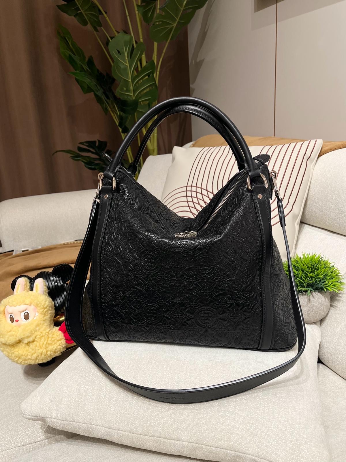 Lv hobo Ixia MM 2way bag Antheia leather,100%Authentic,98%new ✅dust bag 