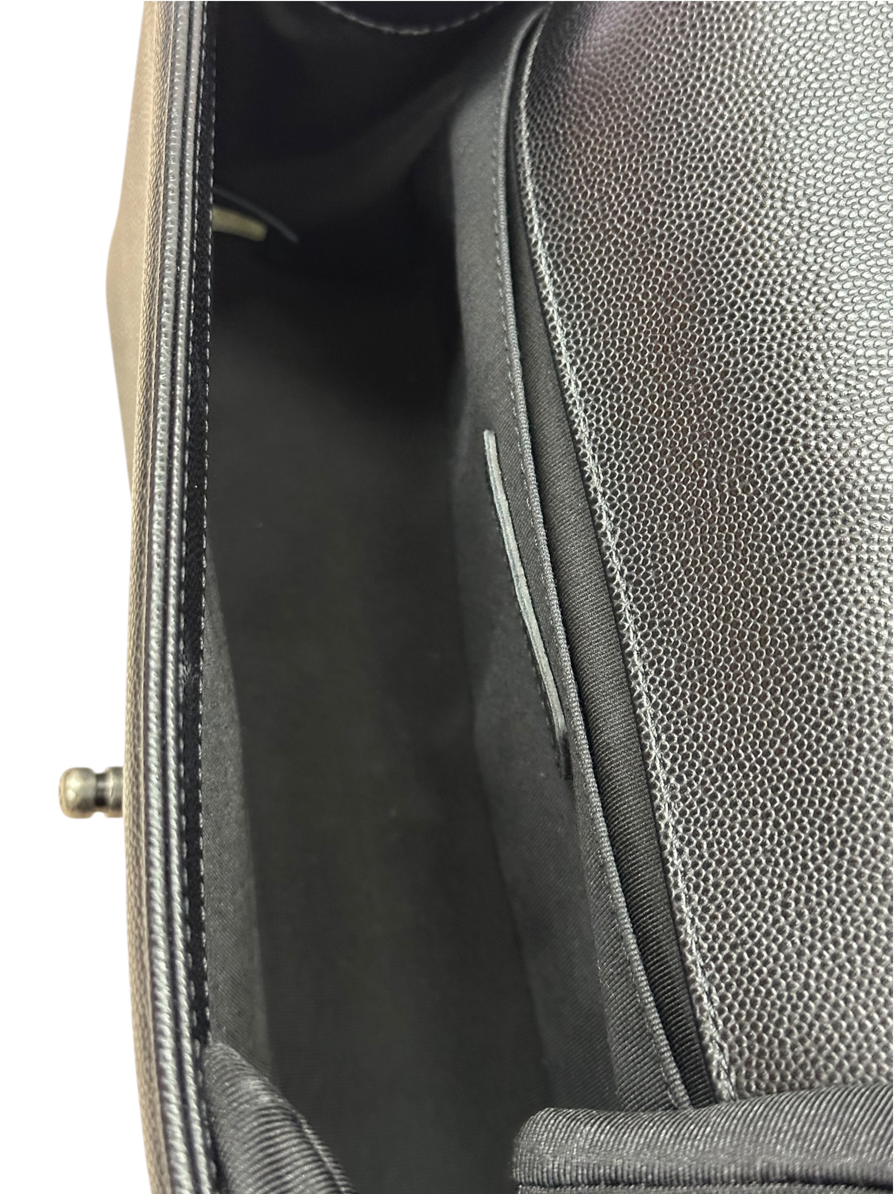 Pre-owned Chanel Boy 25 Handbag Calfskin / Product Code: 082104