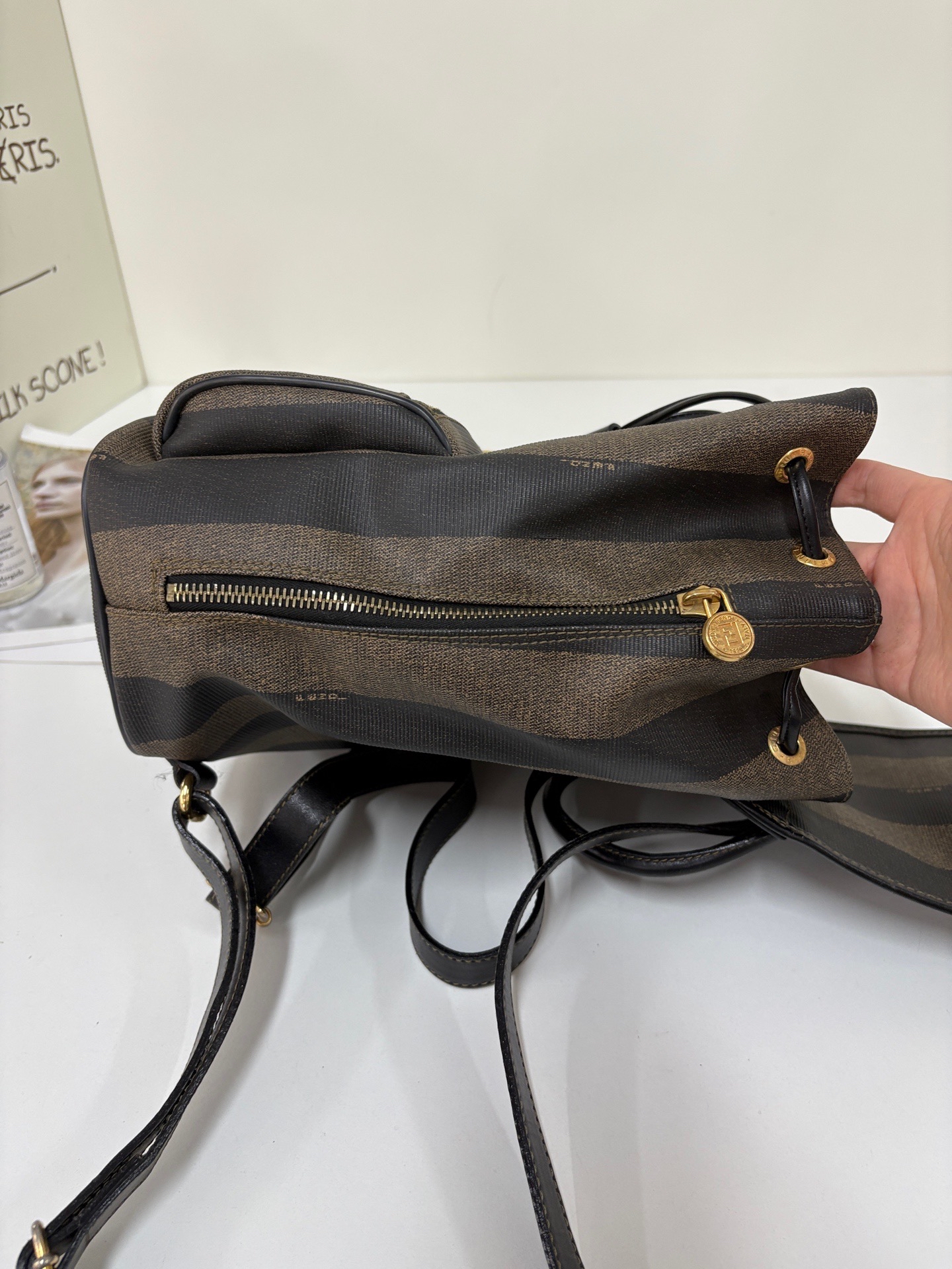 【預訂貨品】Fendi老花胡桃木書包🎒