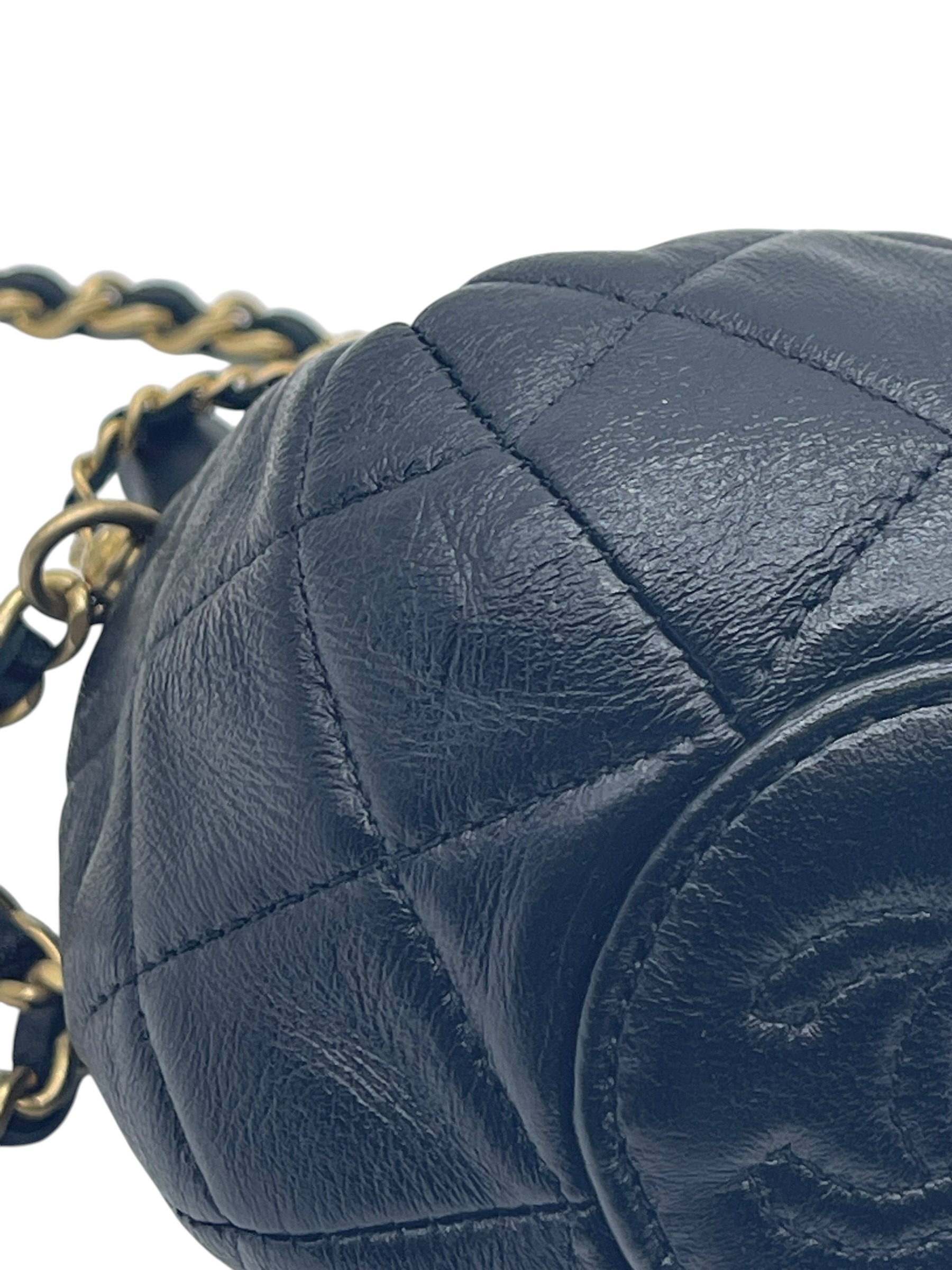 Pre-Owned CHANEL Drawstring CC Round Bucket Clutch with Chain Quilted Mini / Product Code: 26061101