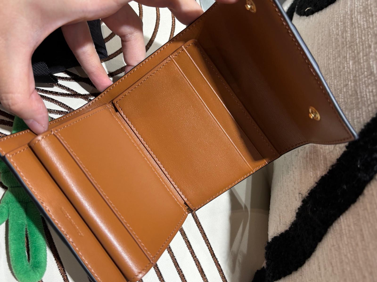 未使用品 Celine small triomphe canvas trifold wallet ,100%Authentic,   unused 未使用品✅dust bag  