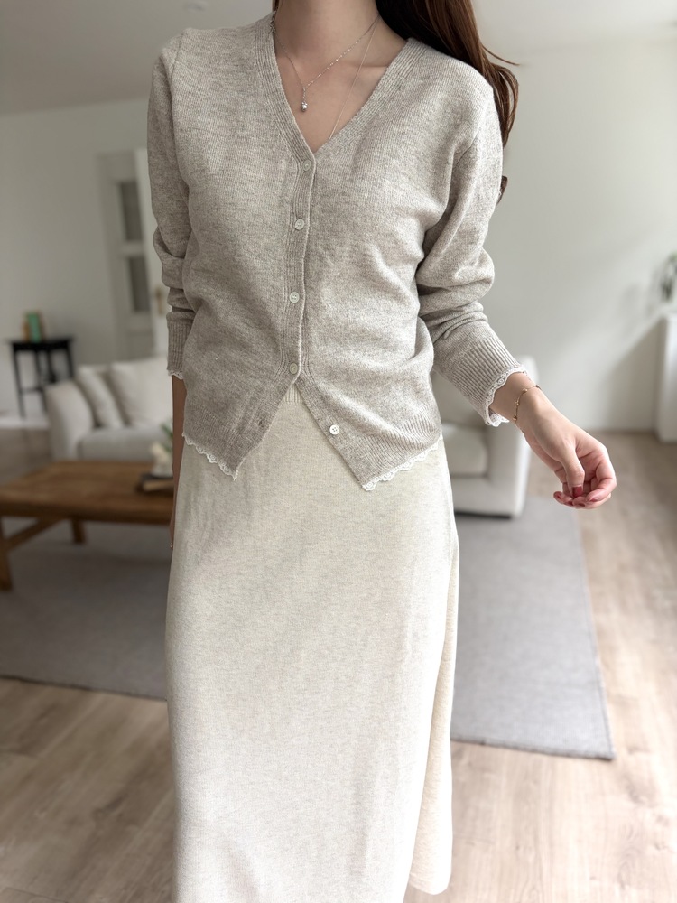 The Lacie Wool Cardigan (Oatmeal)