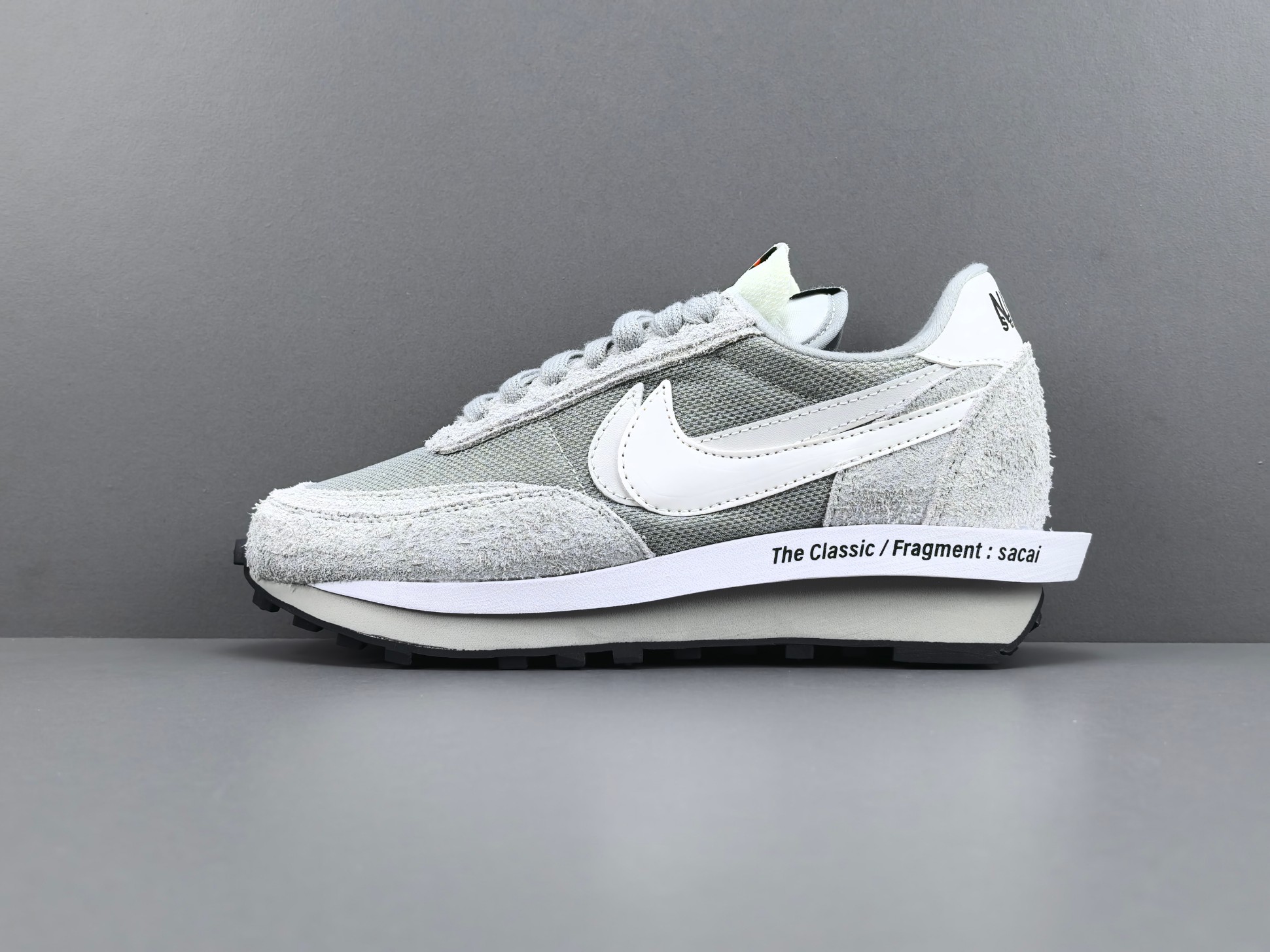 Fragment x Sacai x Nike LDWaffle "Light Smoke Grey" DH2684-001