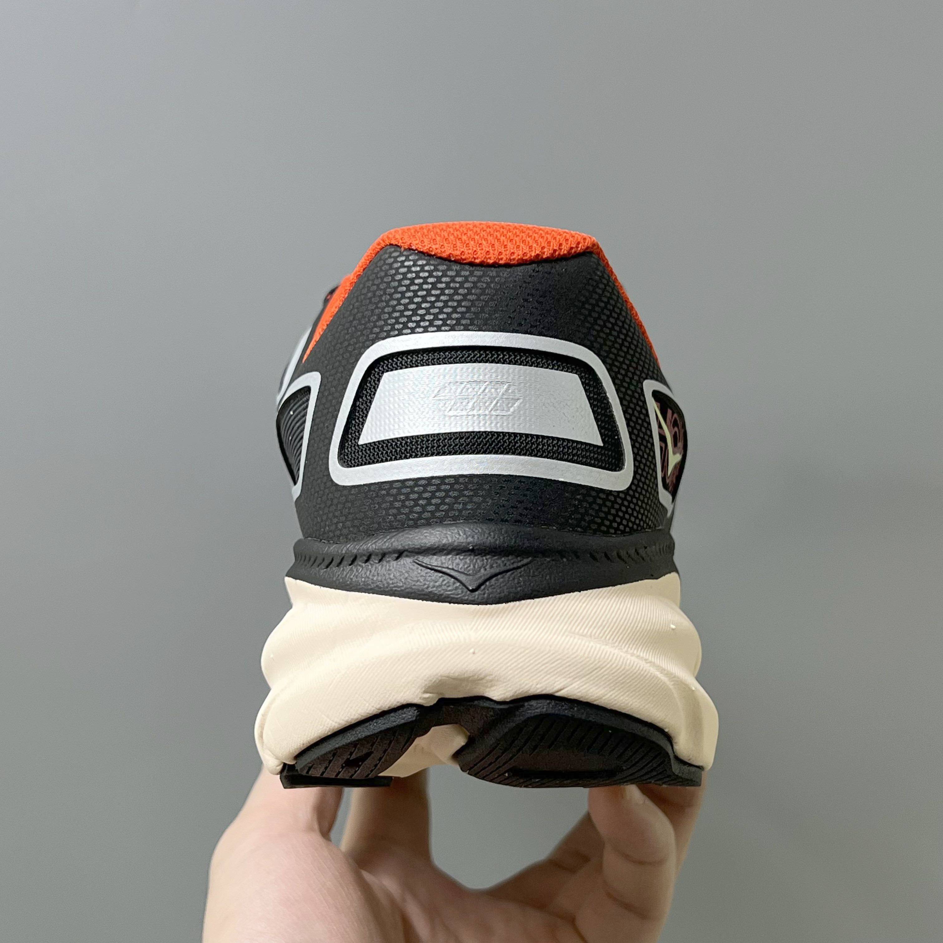 HOKA ONE ONE Clifton One9