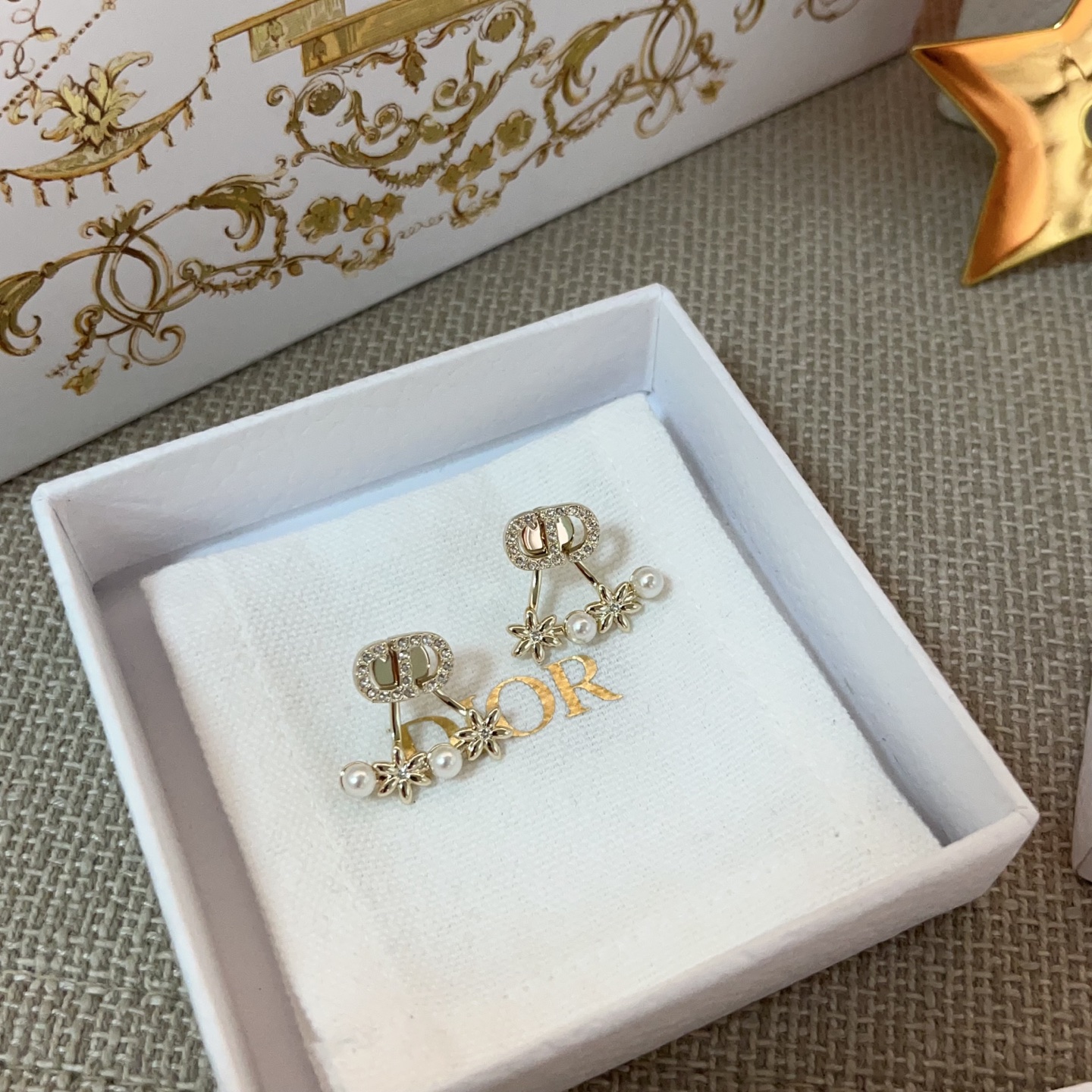 【原單】DIOR CD雛菊耳環 連禮盒
