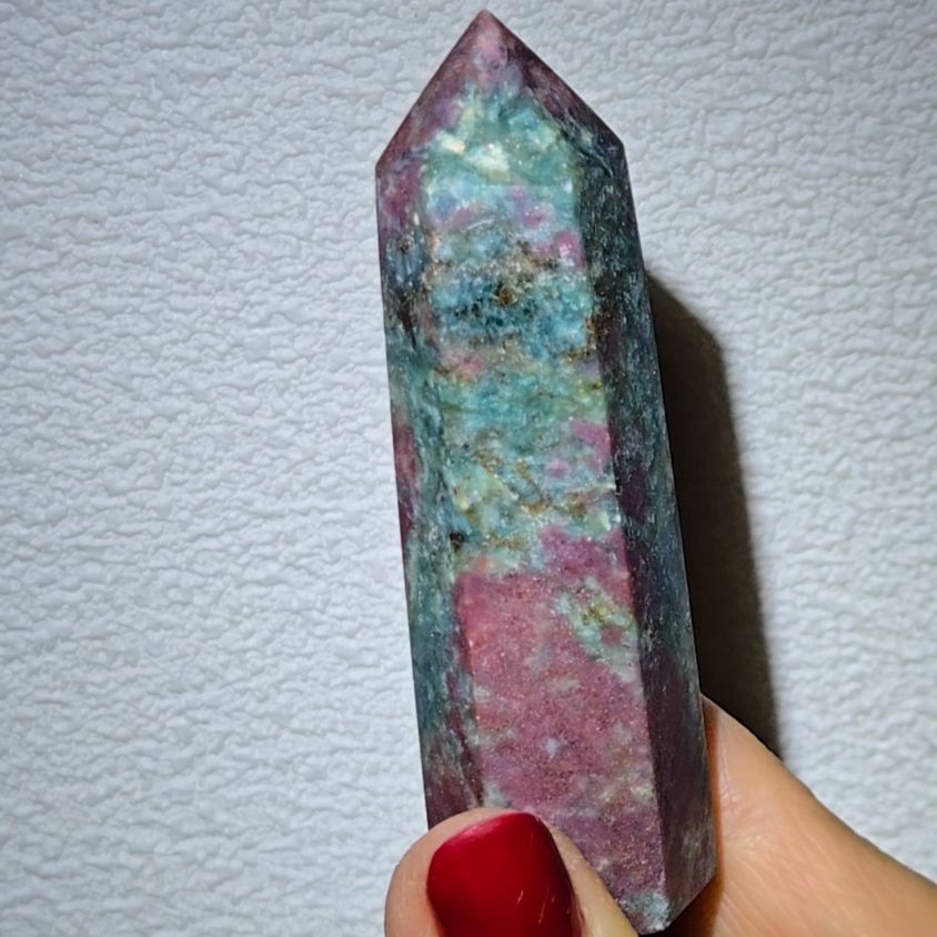 Ruby in kyanite tower with strong UV - RBY155