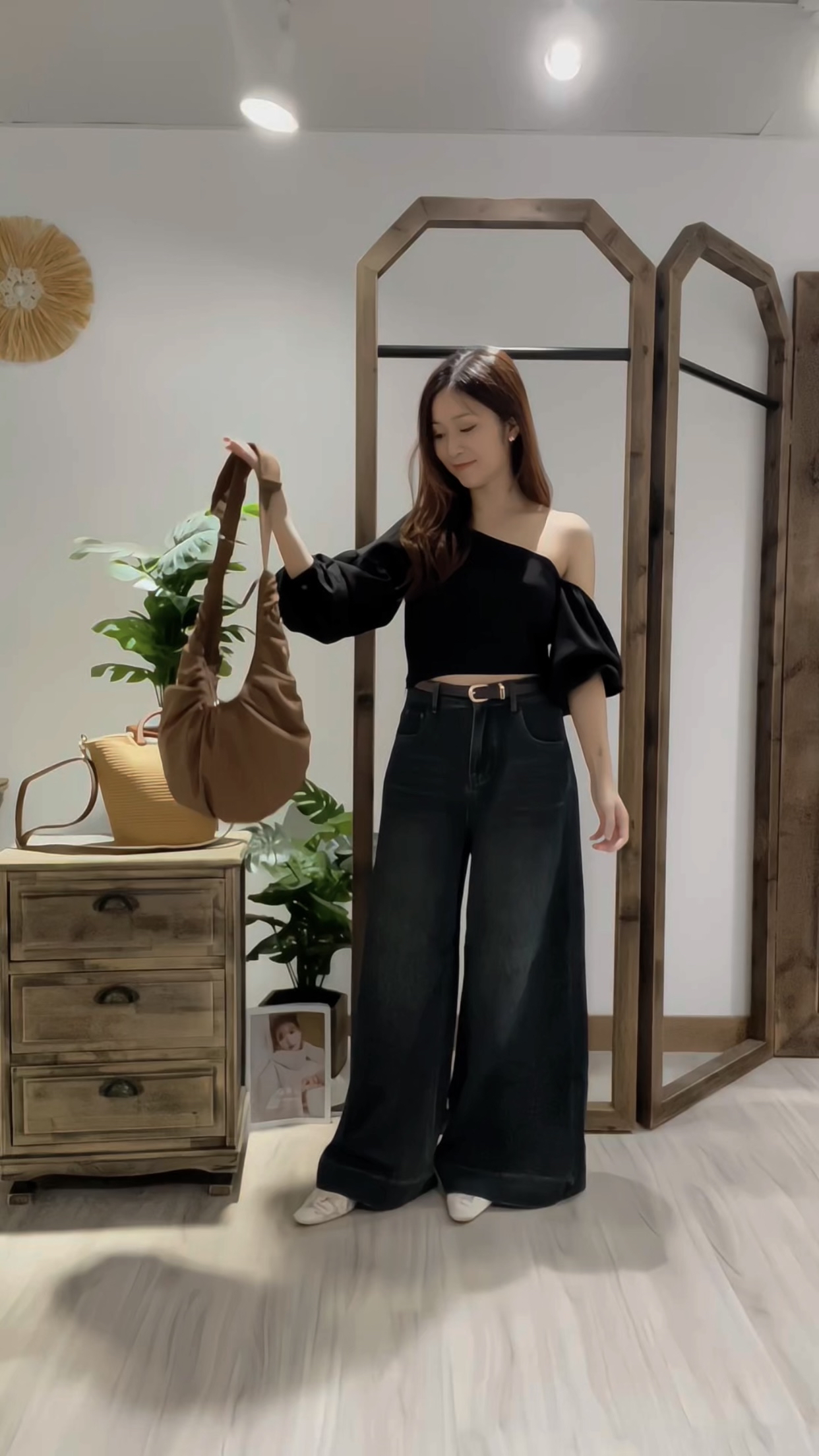 泡泡袖子斜肩條紋上衣(KR)[黑色]364885