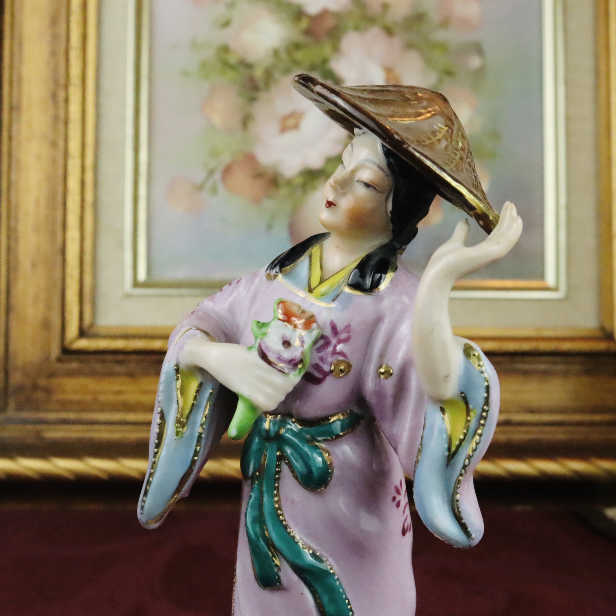 RARE! 1945-1951 Made in Occupied Japan Hand-painted Oriental Lady Wearing Sun Hat Lady Porcelain Doll /Porcelain Figurine (MT1667)