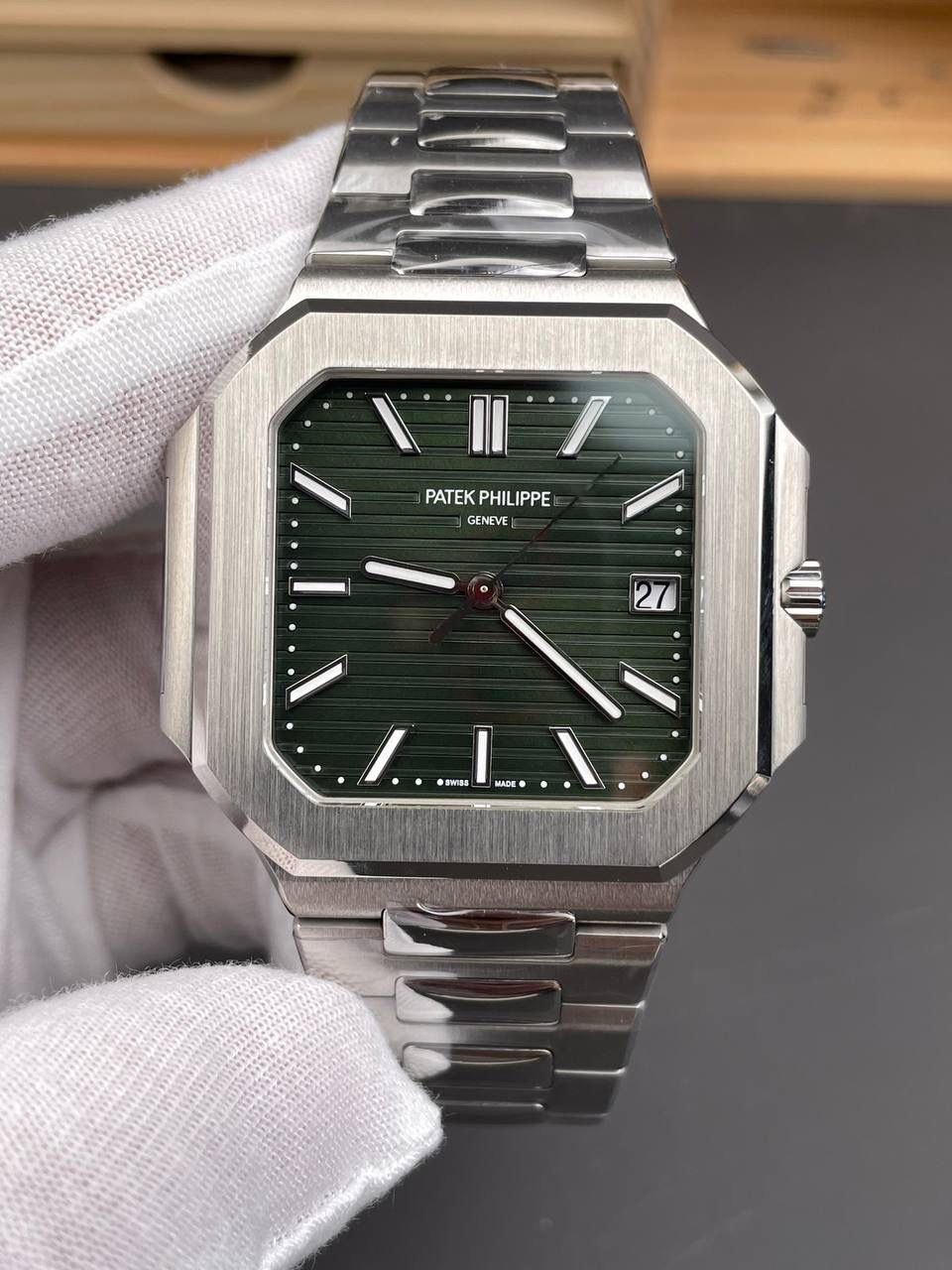百达翡丽鹦鹉螺系列复刻男士腕表，绿色表盘，精钢表带