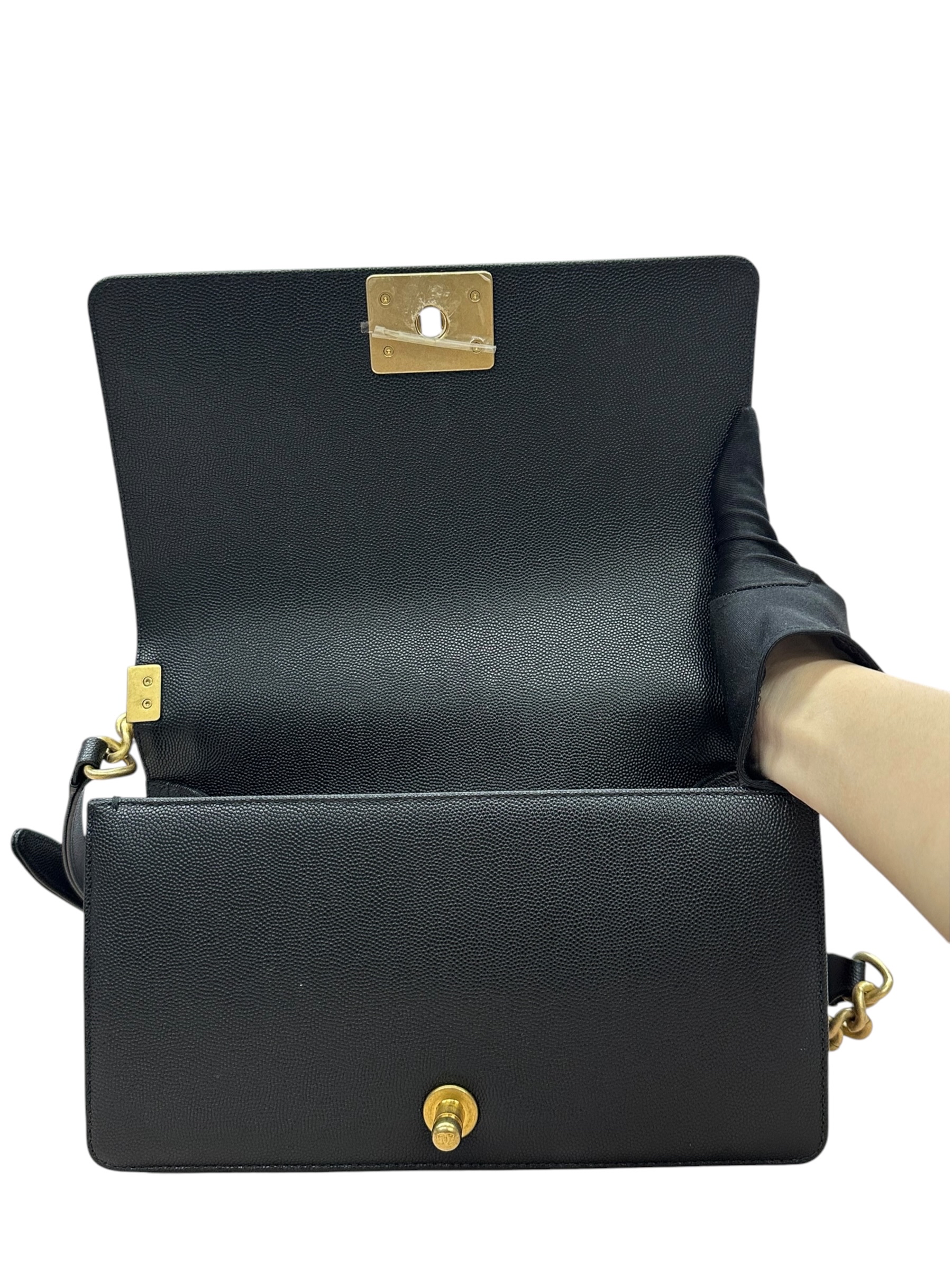 Pre-owned Chanel Boy 25 Flap Bag Calfskin / Product Code: 082103