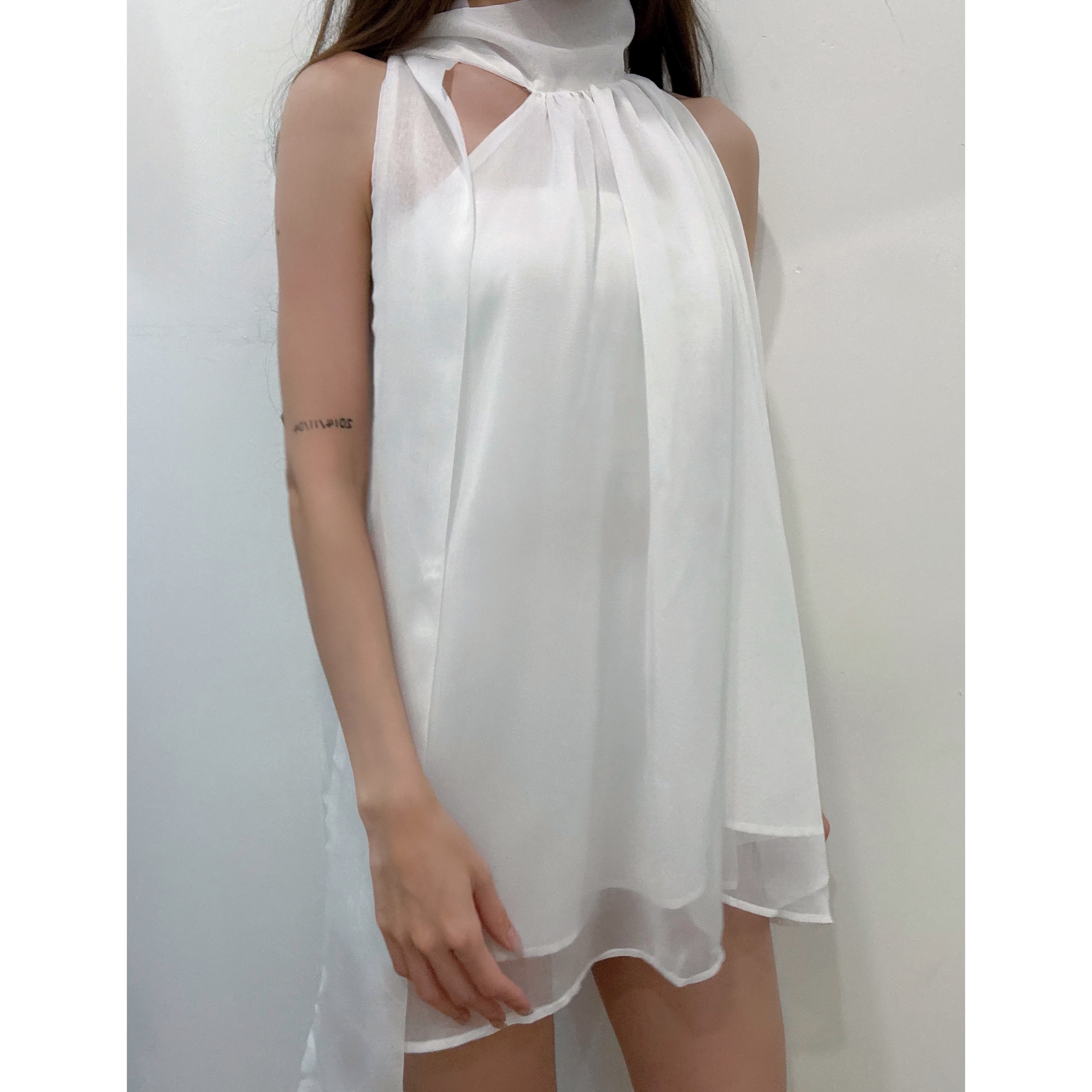 優惠價9月5截🐿️2608N《GREECE TOP》