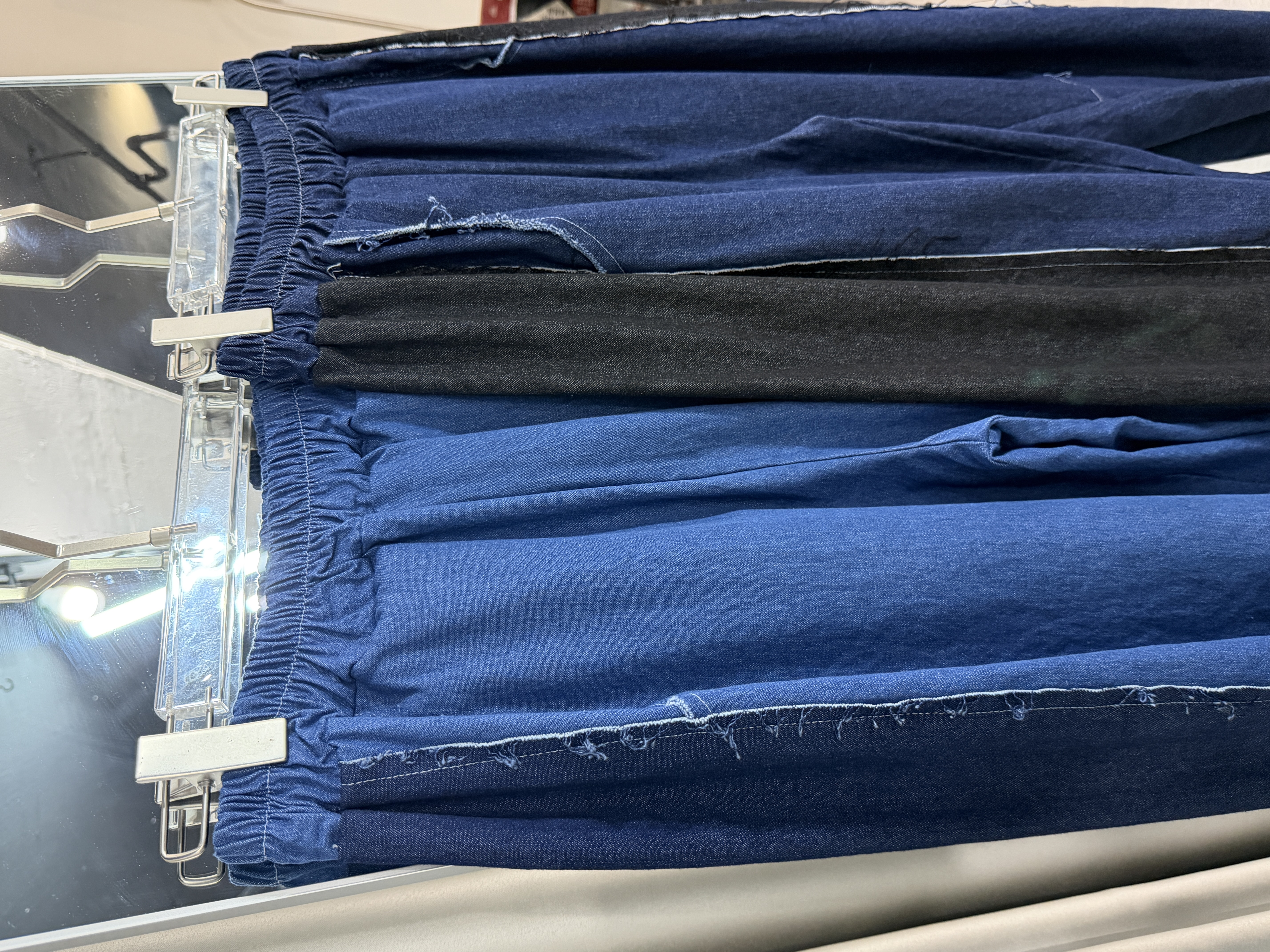 撞色拼接寬鬆牛仔褲