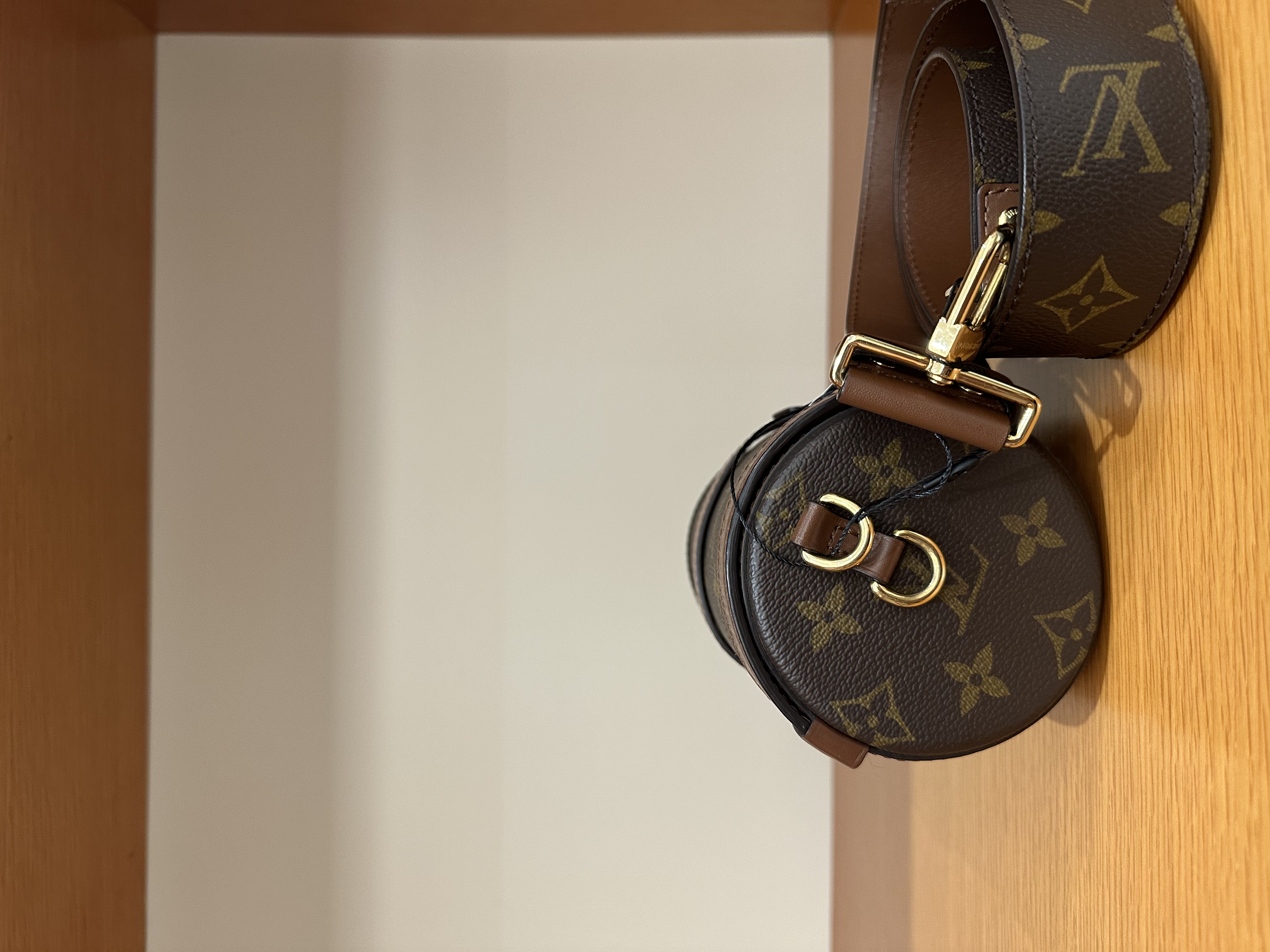 直播貨品 |  [1個-$100 2個-$300］HH08