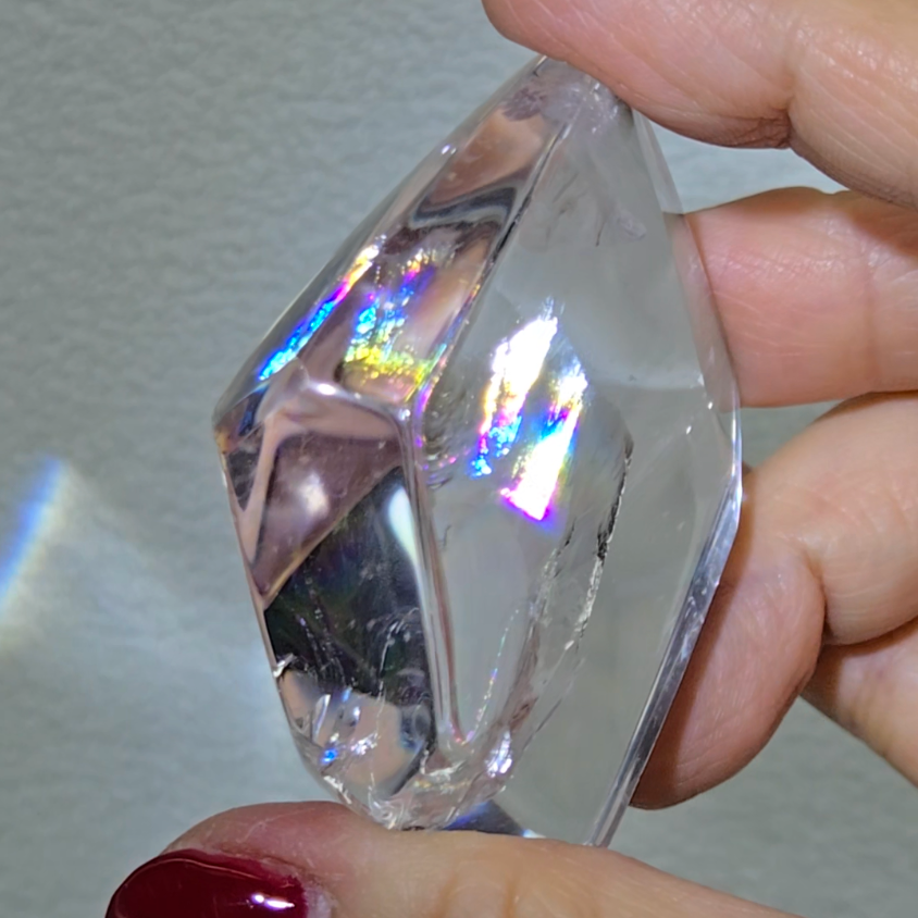 Rainbow quartz with glass-like clarity - CQ14