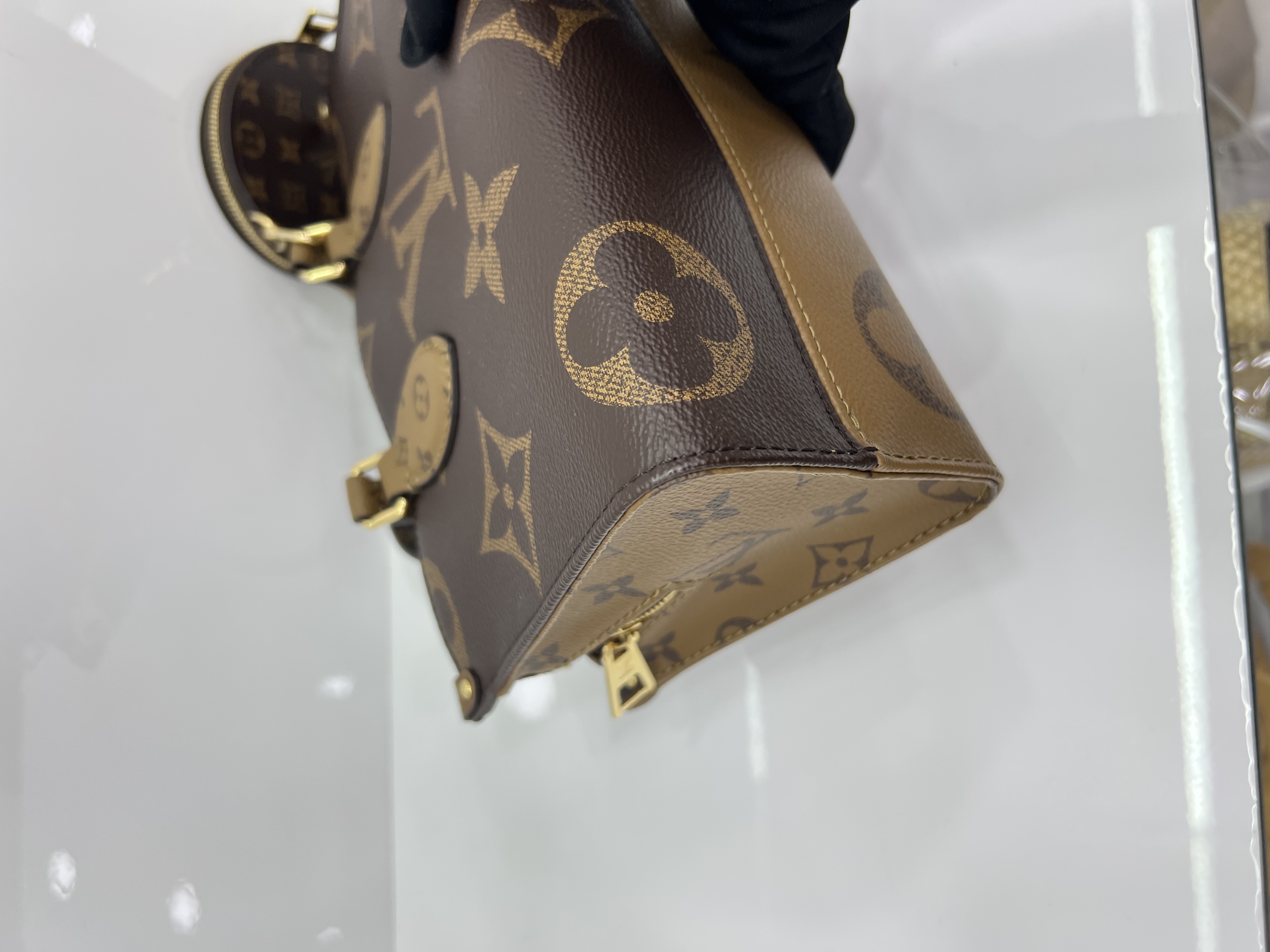 直播貨品 |  [1個-$100 2個-$300］EE30