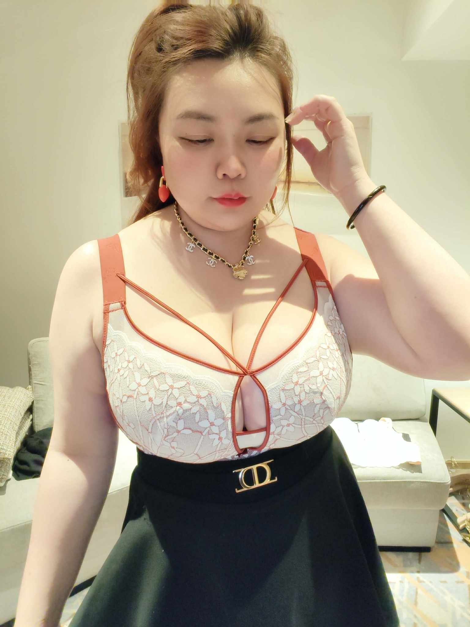 YCH09 2441 性感镂空调整型内衣