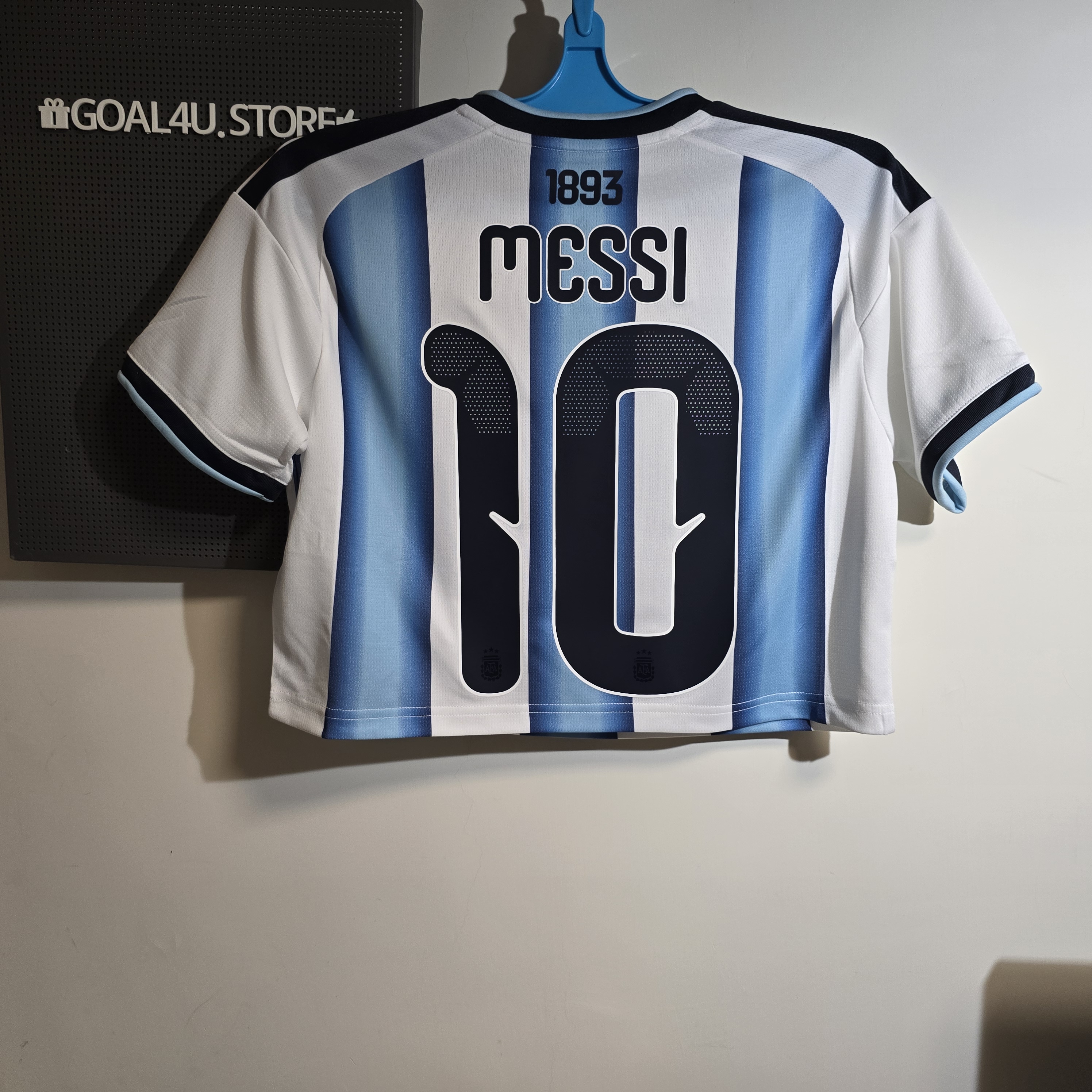 ✨冠軍榮耀，載於胸前 Adidas Argentina 阿根廷 2025-26 女裝短版主場球衣 (可加字章) KE5982 