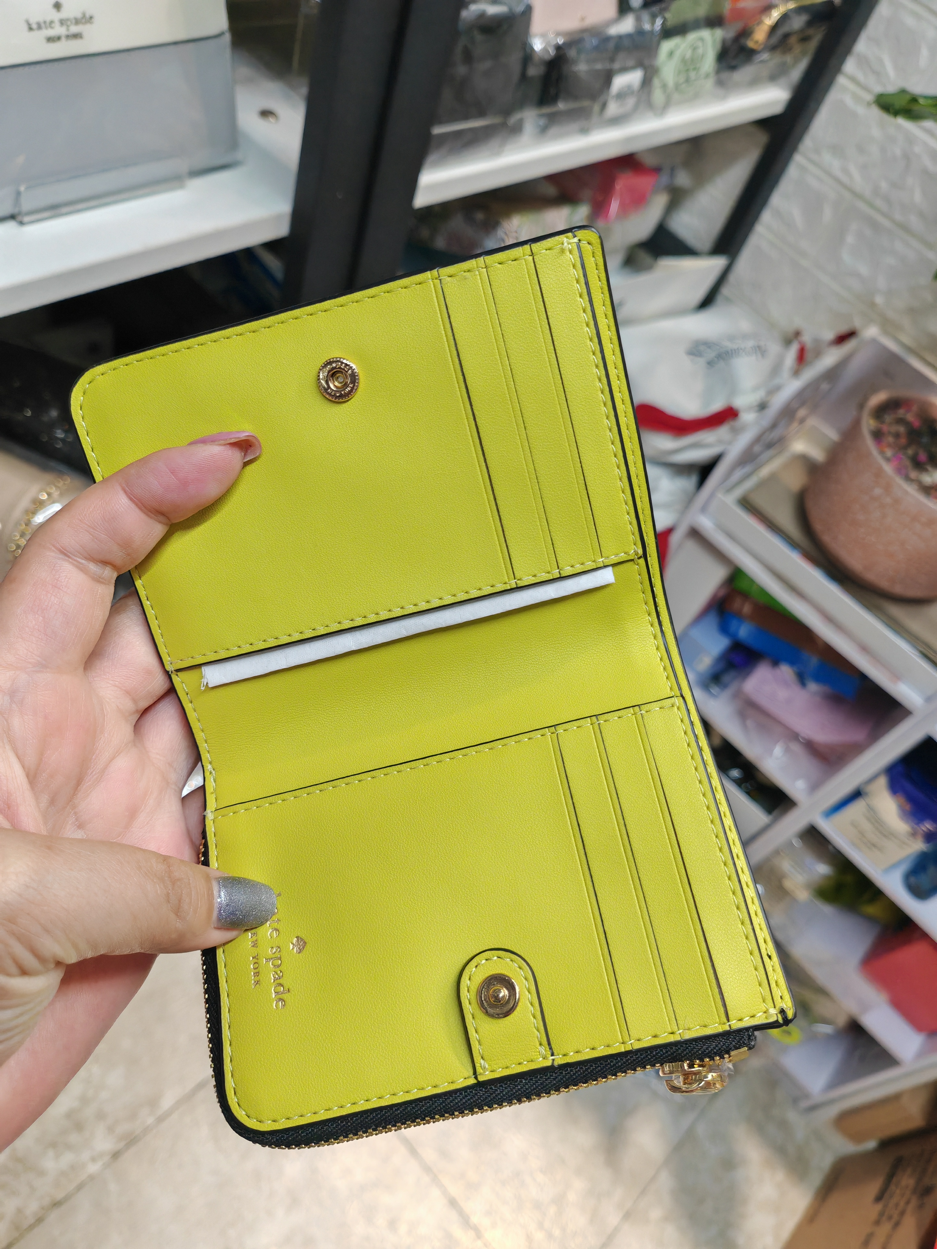 香港現貨-Kate Spade zip wallet blk/green 