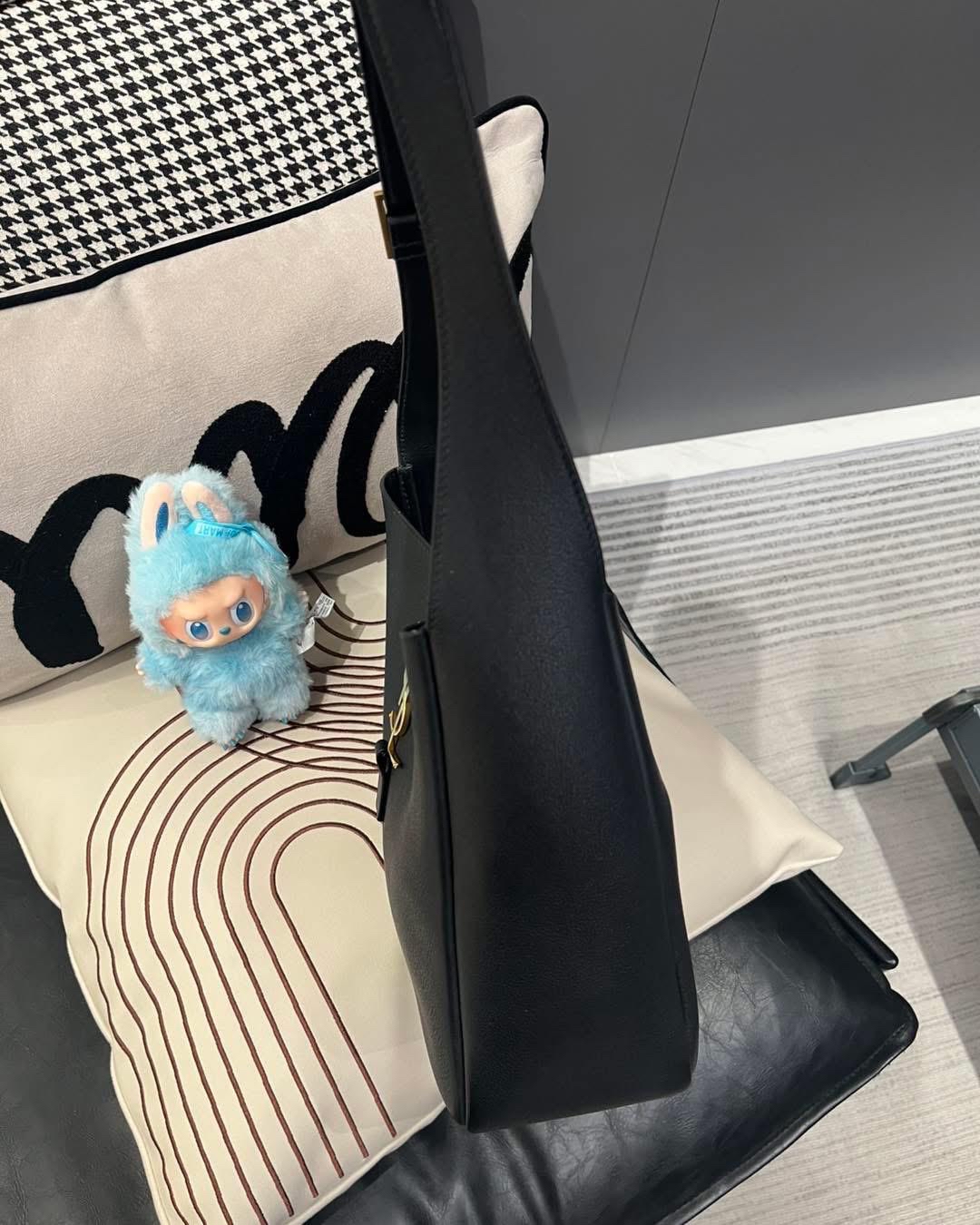 YSL Le 5 à 7 Supple Small Hobo Saint Laurent Shoulder Bag 100%Authentic,98%new ✅證書✅防塵袋