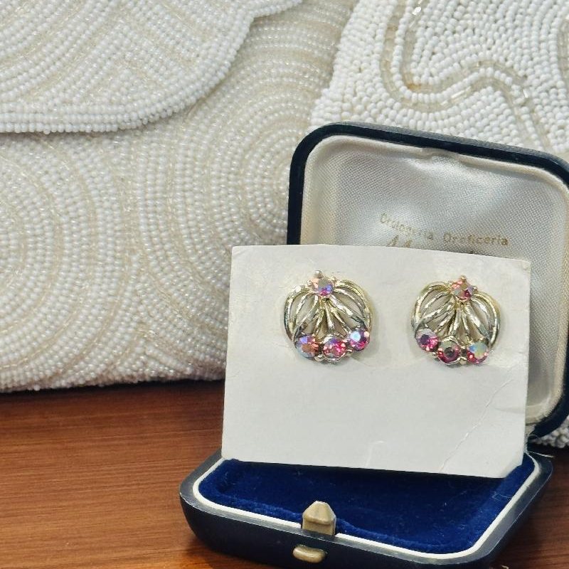 Vintage 1950s New Old Stock Canada Silver Tone Floral Rhinestone Screw-back Earrings (MT1579-2)
