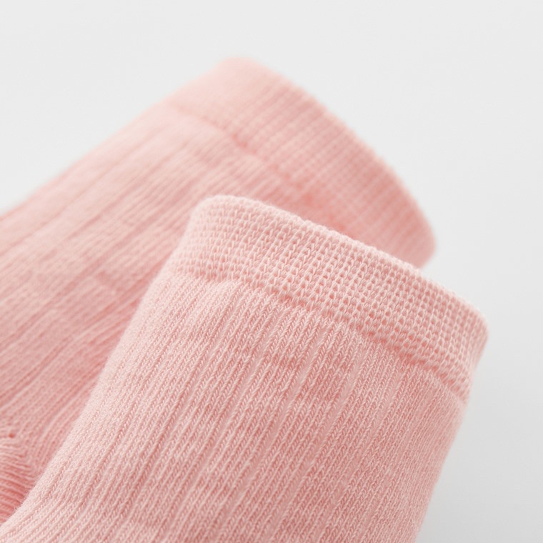 💚預訂 台灣直送💚兩色純色防滑中筒襪三對裝