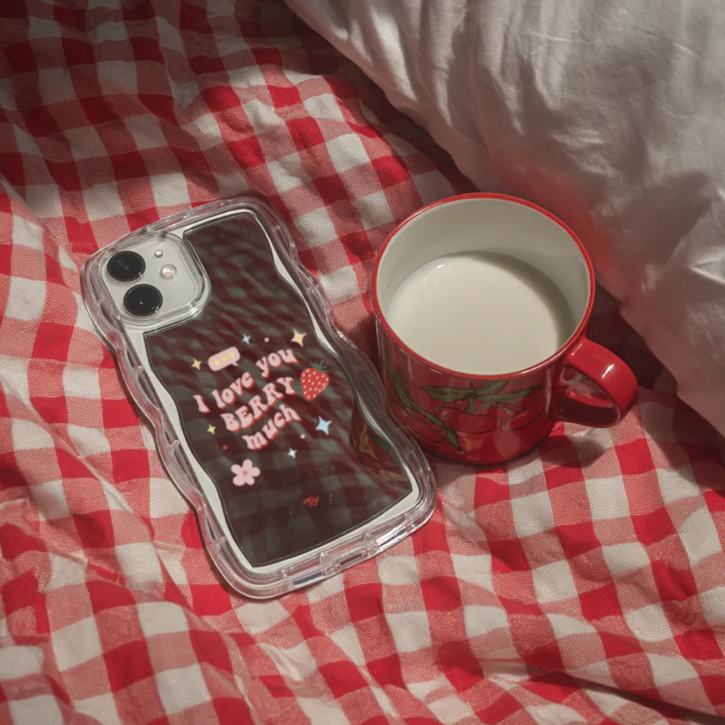【I love you Berry much! 】波浪邊框鏡面 iPhone Case