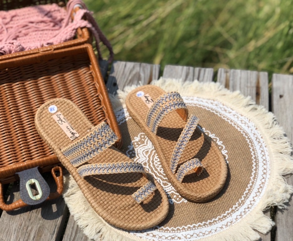 泰國直送 泰國人手製作涼鞋Q 至T款