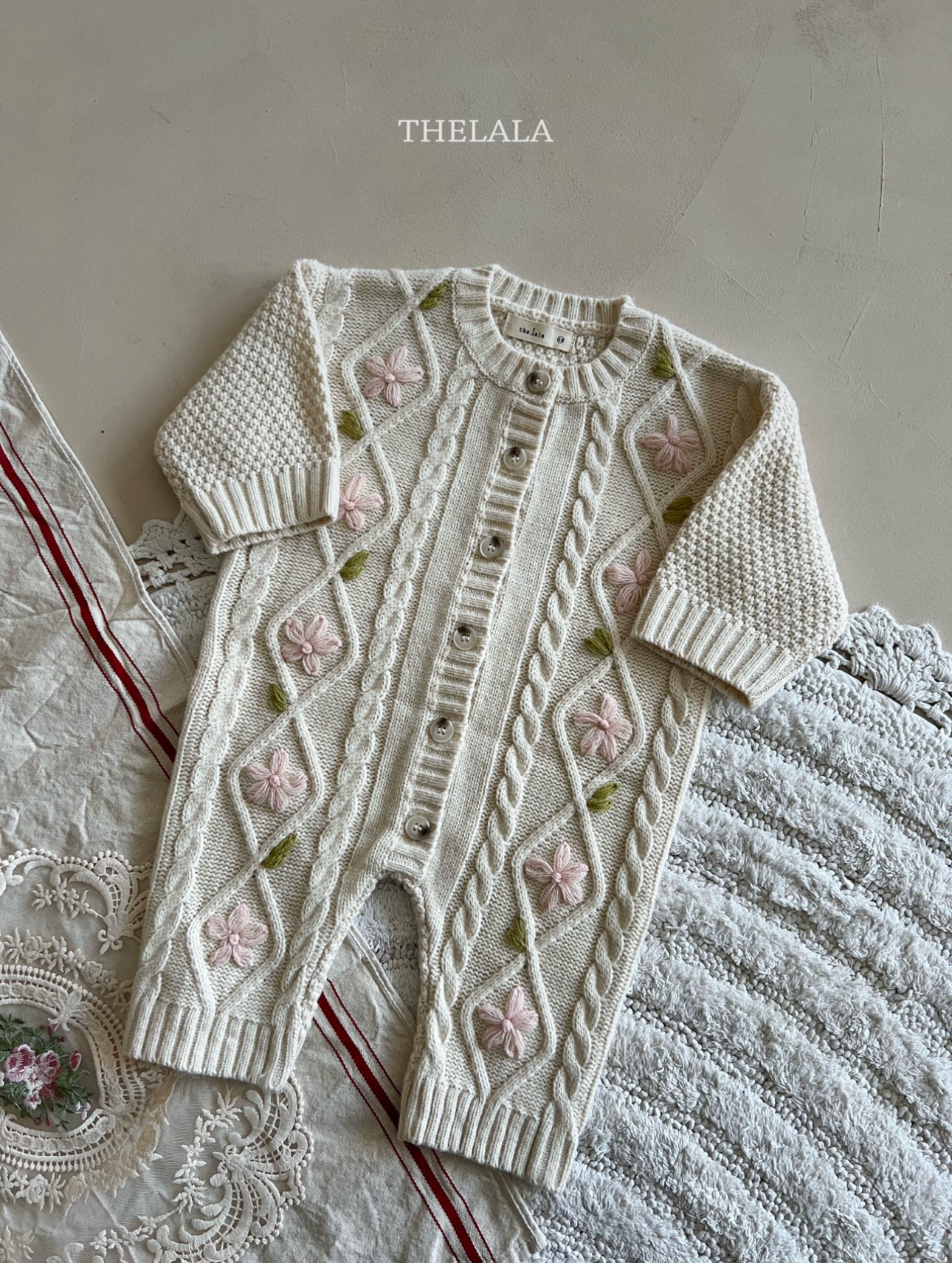 🌸預訂 韓國直送🌸🇰🇷THELALA花卉繡線麻花針織長袖連身服