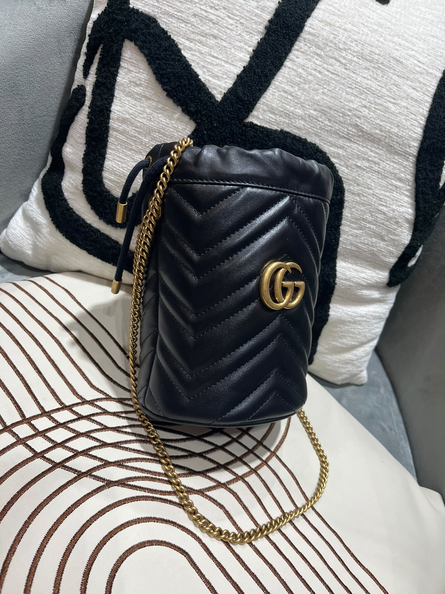 全新 GUCCI GG Marmont mini matelassé leather bucket bag 黑色牛皮水桶斜孭袋 100%Authentic, 全新未使用品 ✅dust bag✅box