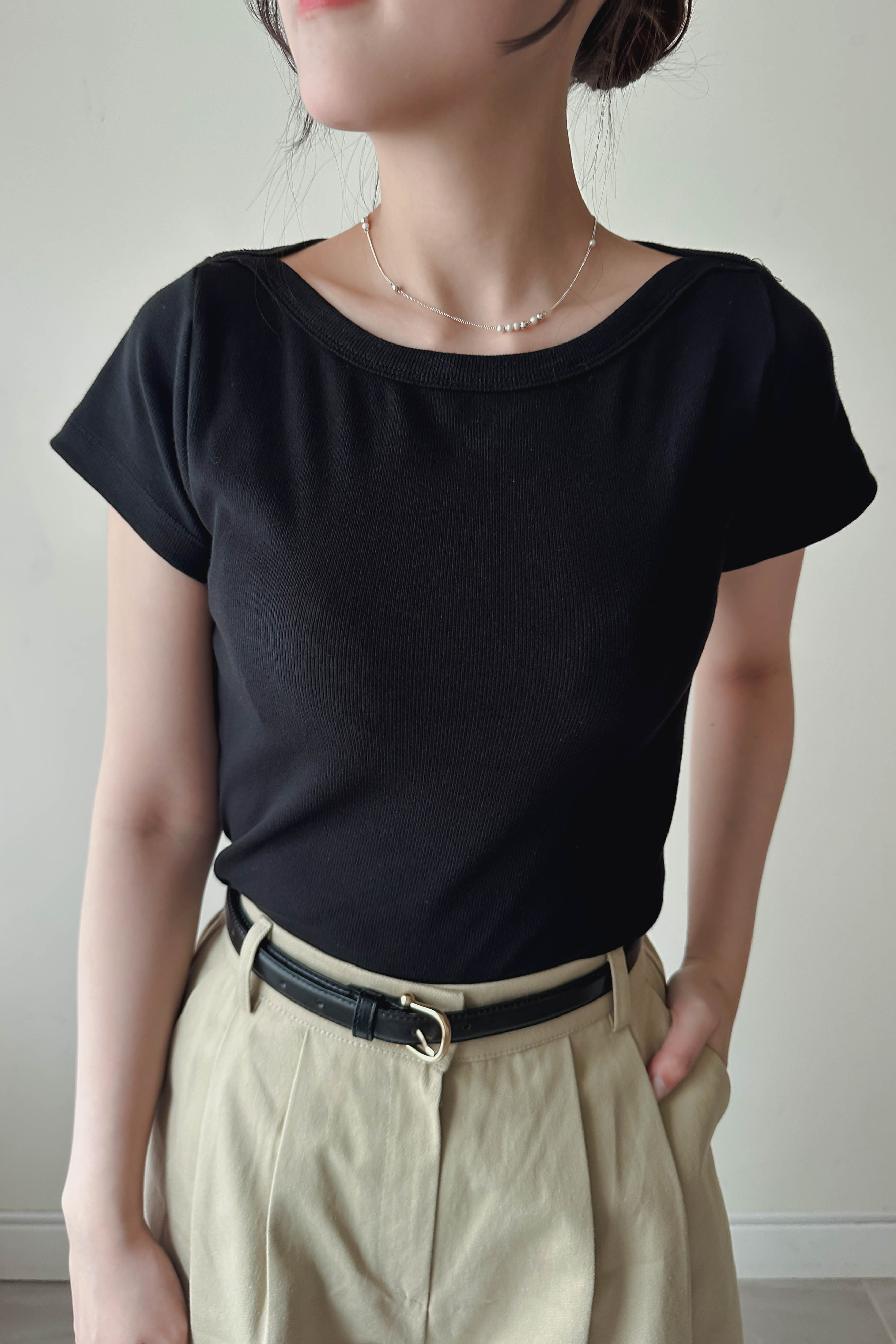 修身船領設計感Tee (兩色入)