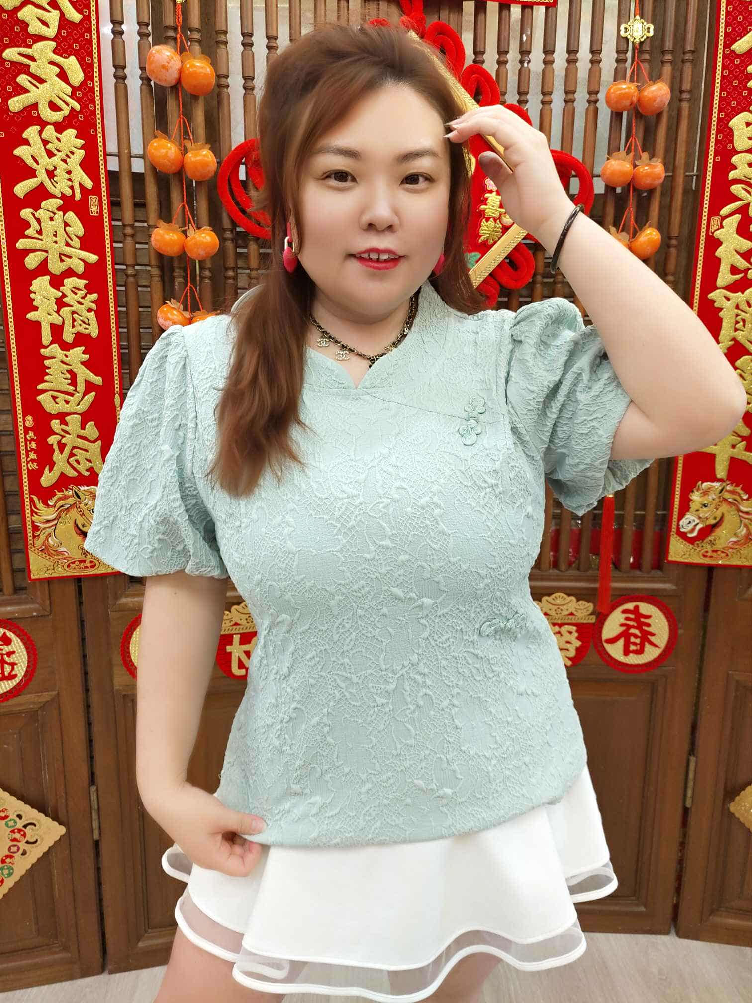 MFA02 BE#281972 V领盘扣提花上衣