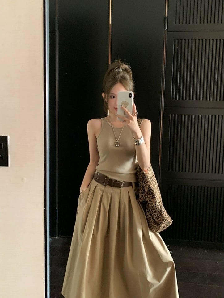 Victoria Tank Top + A-line Pleated Maxi Skirt 极简风圆领背心+百褶大摆半身裙两件套(附送腰带) (3 Colours)