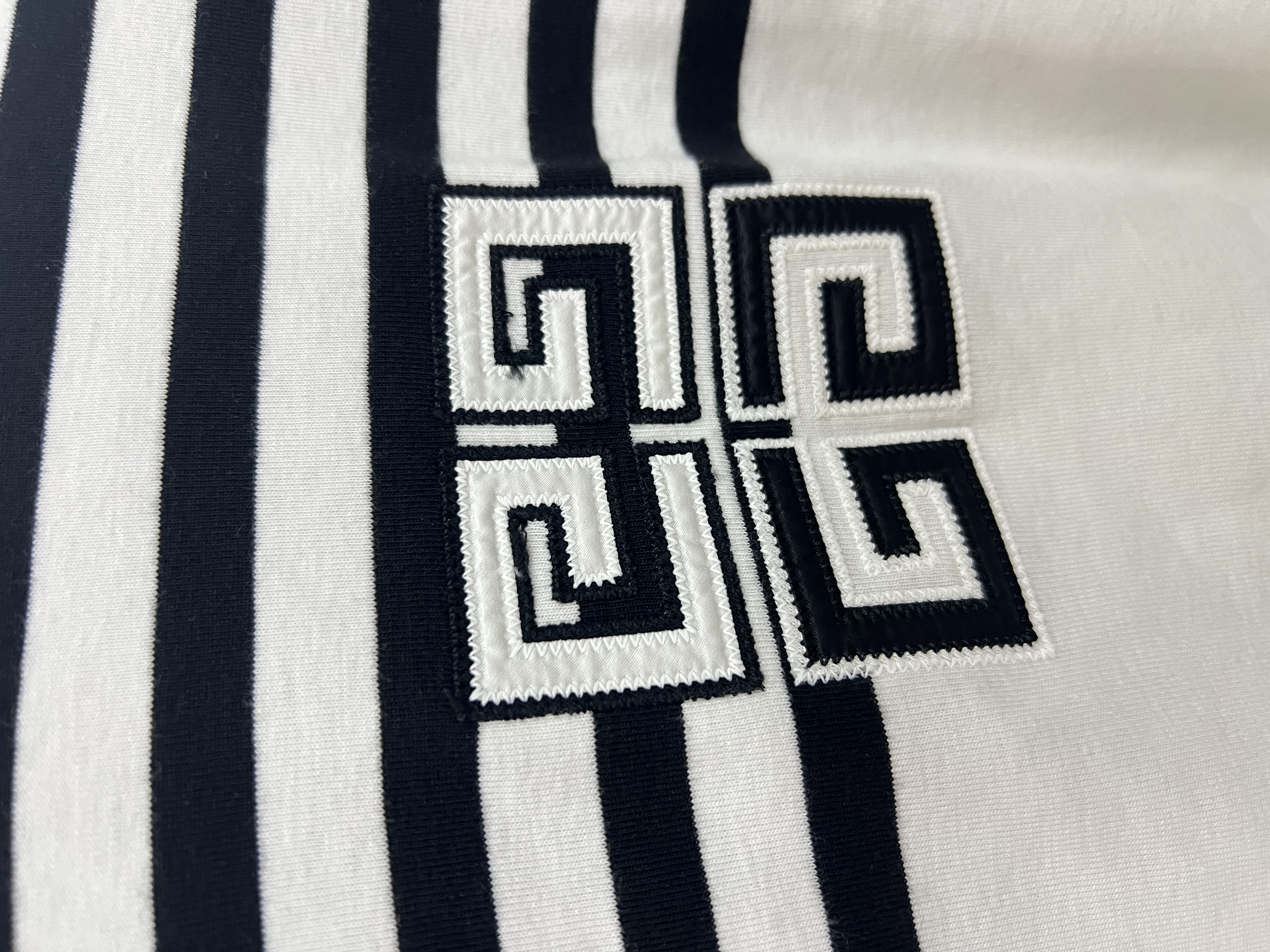 Pre-Owned Givenchy T-shirt / Product Code: 26040711