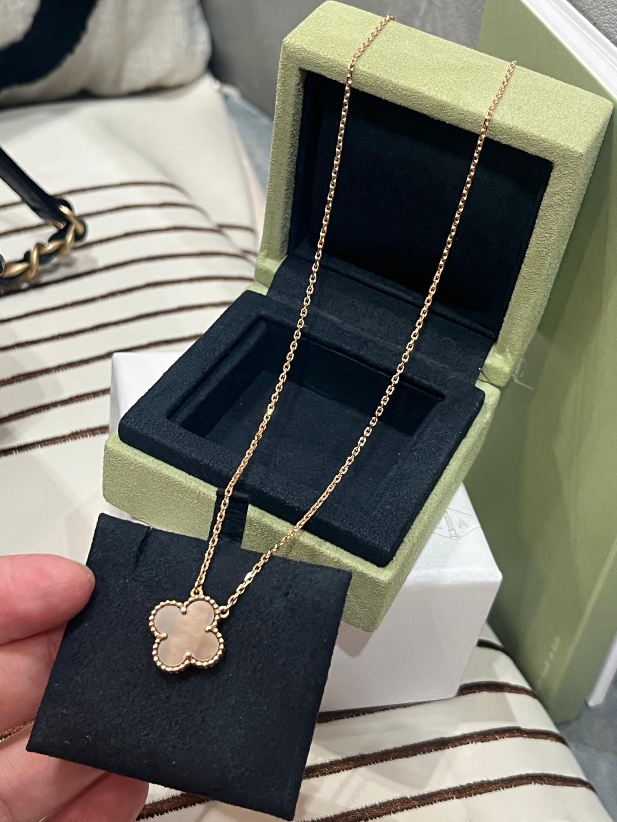 Van Cleef & Arpels Vintage Alhambra VCA 18K玫瑰金灰色珍珠母貝吊墜項鍊100%Authentic, 98% new ✅收據 ✅ 証書2020 ✅ 盒子
