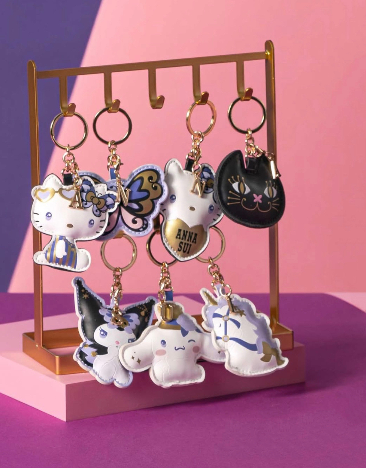 （約4月下旬到貨 ）🇹🇼台灣超商限定ANNA SUI× Sanrio 限量皮革鎖匙扣 (7款隨機)