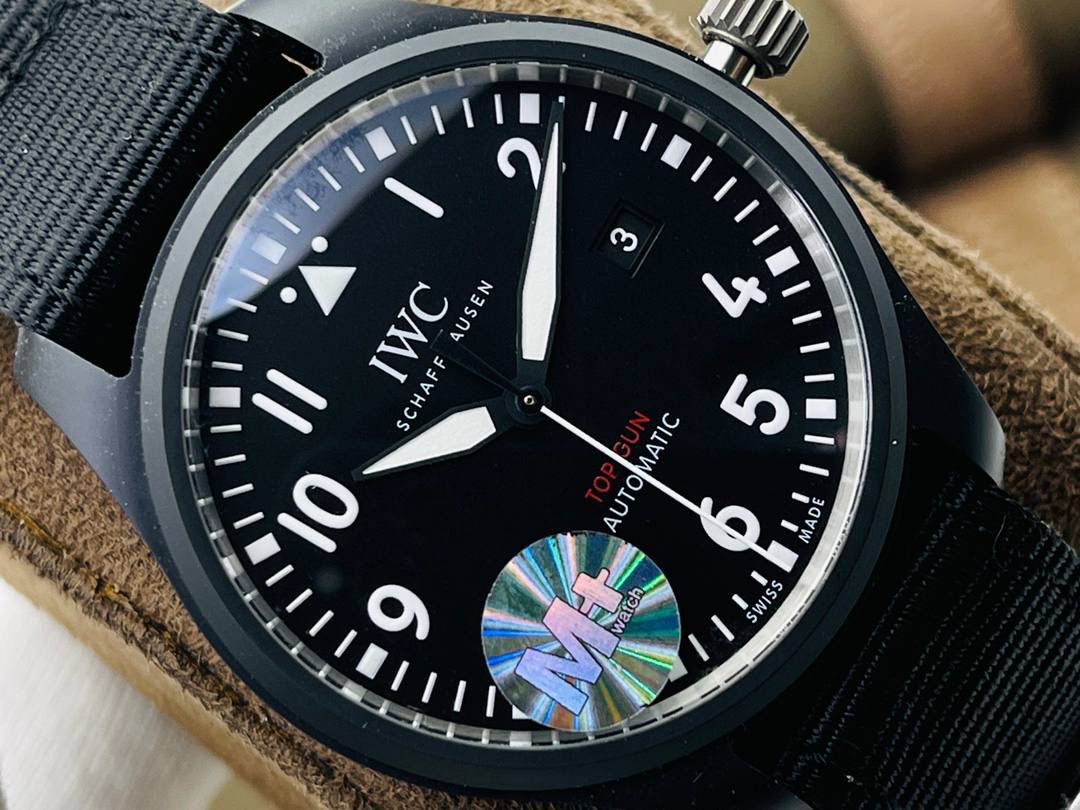 IWC 万国表飞行员系列 TOP GUN 海军空战部队自动机械腕表