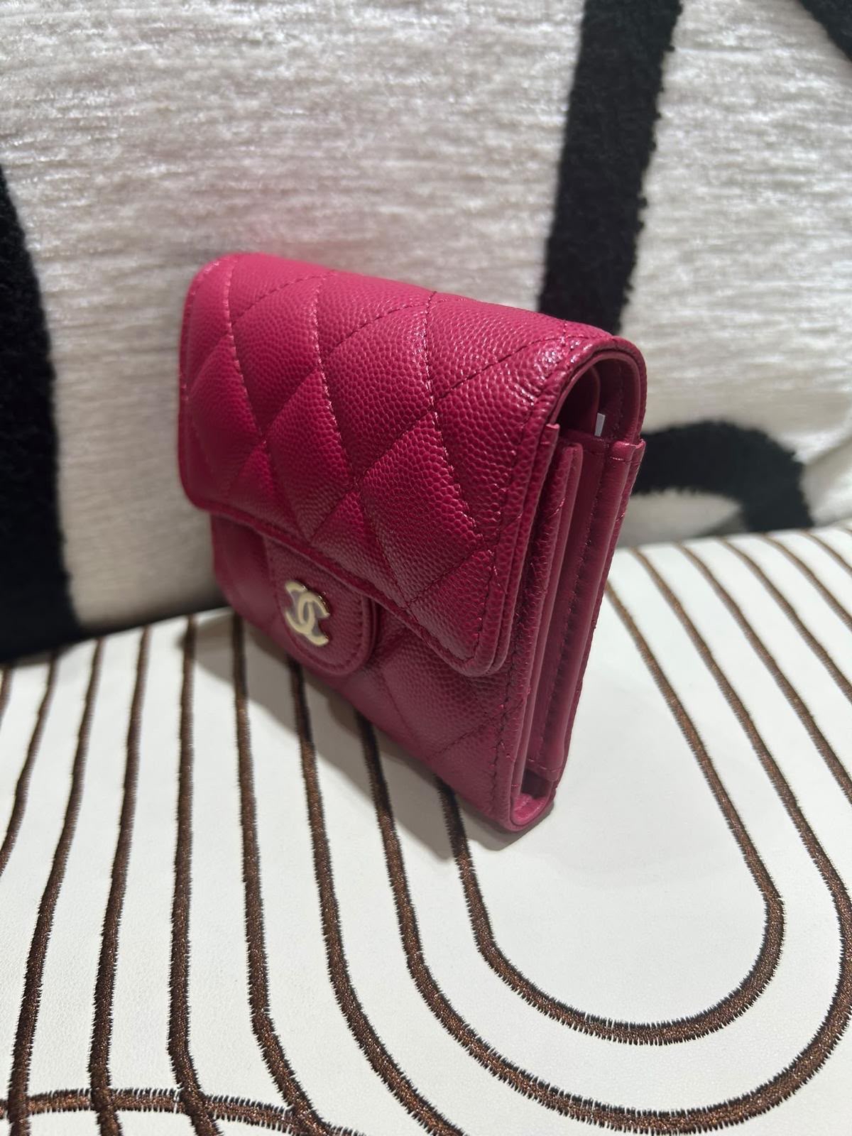 未使用品 Chanel Classic wallet Calfskin 100%Authentic, unused 未使用品 ✅card  ✅dust bag ✅box