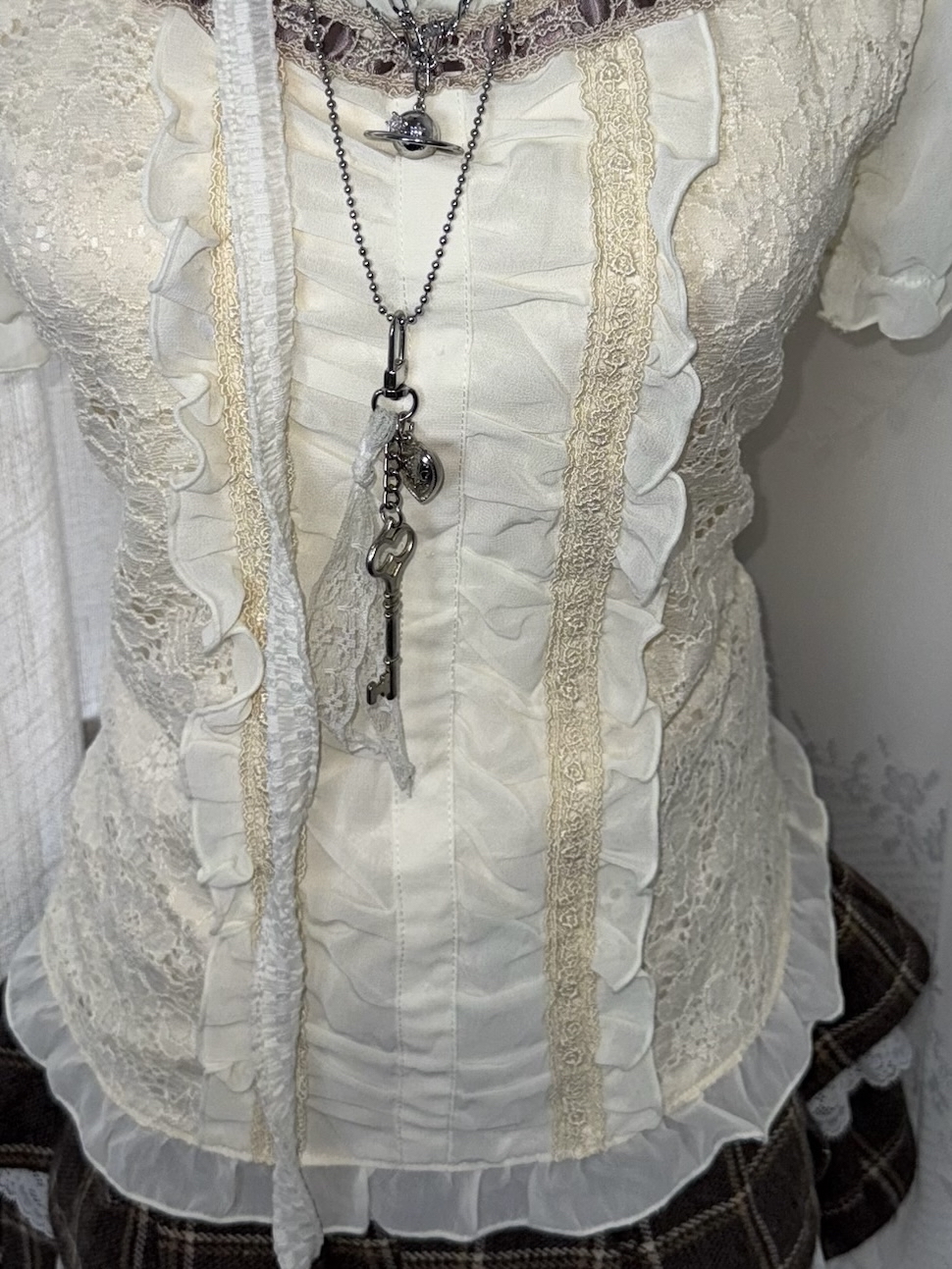 Axes Femme Creamy Cake Lace Top