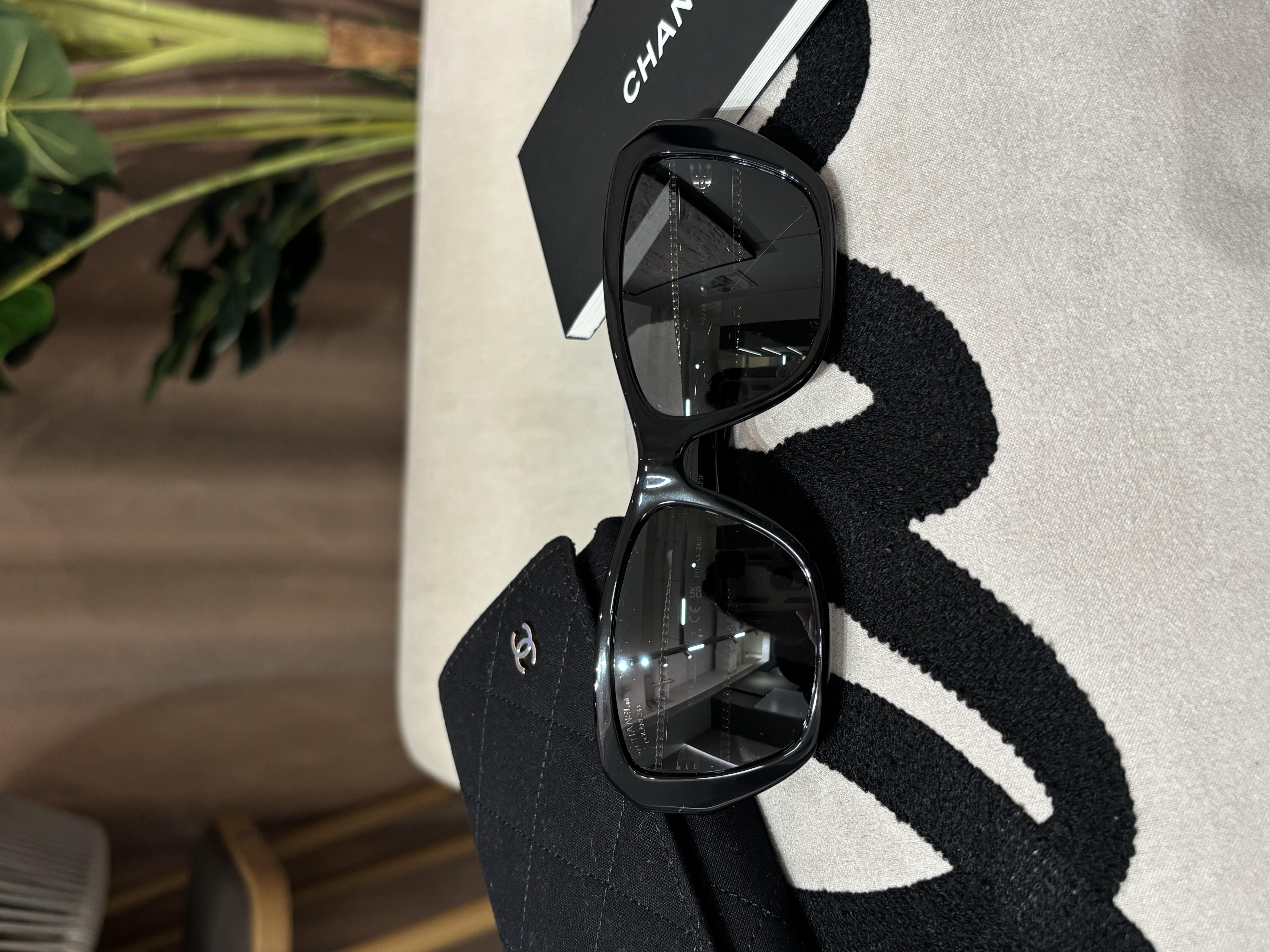 Chanel sunglasses 5516 100%Authentic, 98%New ✅box