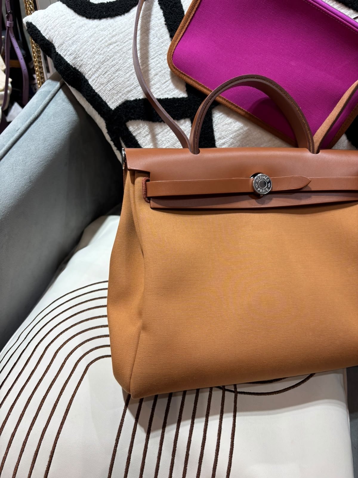 HERMES herbag 31, STAMP Y ,2D Dune ,9I Mangolia 暖沙色 100%Authentic,95%new  ✅收據副本✅key lock ✅dust bag 