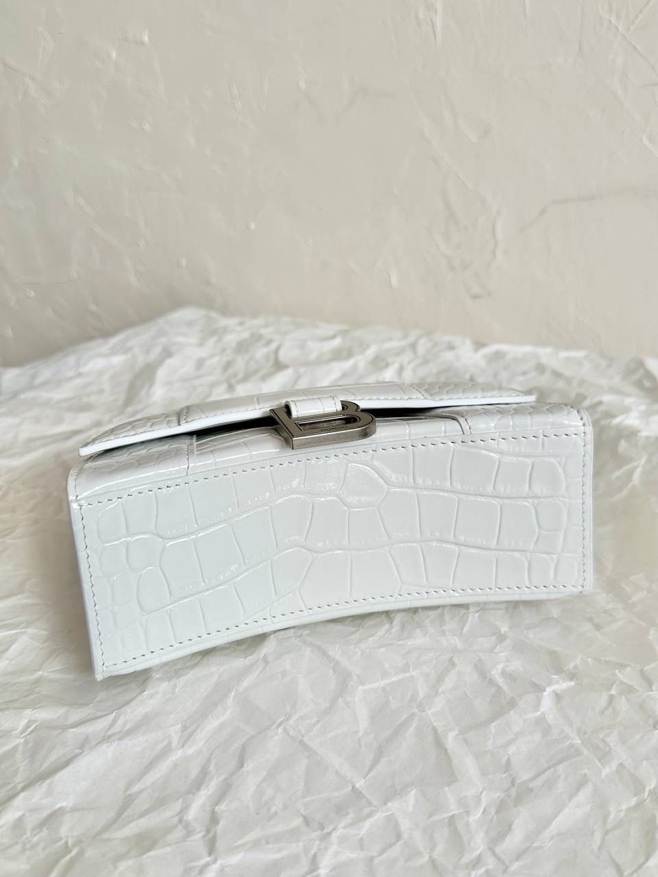 经典款🔥鳄鱼纹白银加小号XS/19cm🥚 hourglass沙漏包【正品级】 1.最新包型➕细节 2.唯一正确的圆形手柄 3.全网独家正确版官网包装 (非市场版本，礼品盒/说明说/吊牌/织带/防尘袋/礼品袋，均拿ZP开发对版⚠️) XS：19×13×8cm592833m S：23×15×10cm593546m