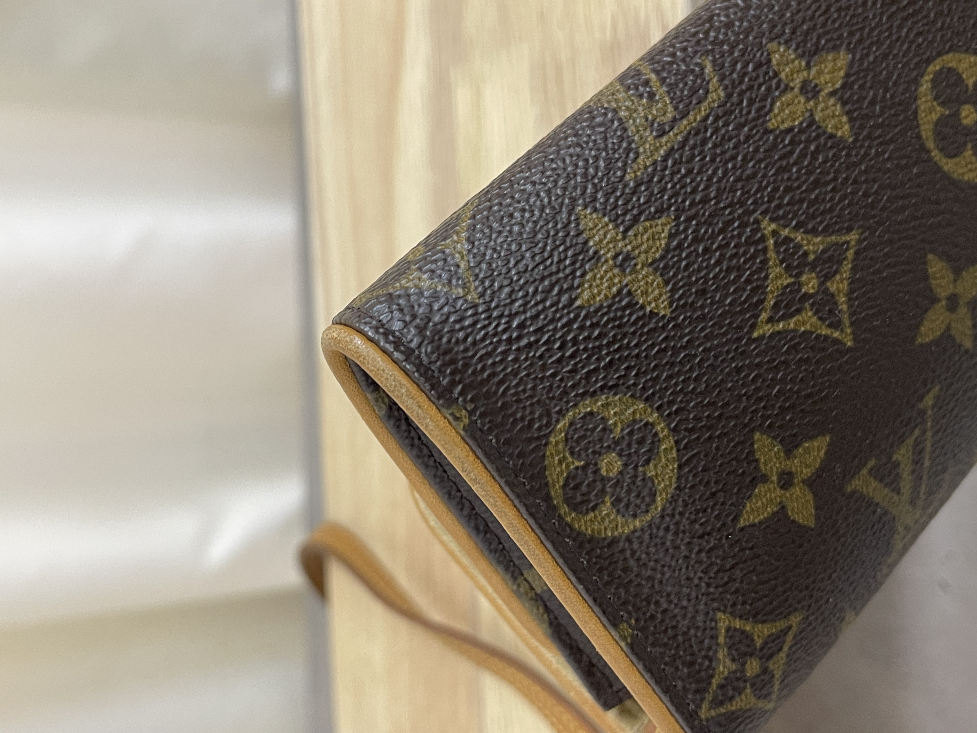 Pre-owned Louis Vuitton Monogram Pochette Twin PM/ Product Code: 26012508