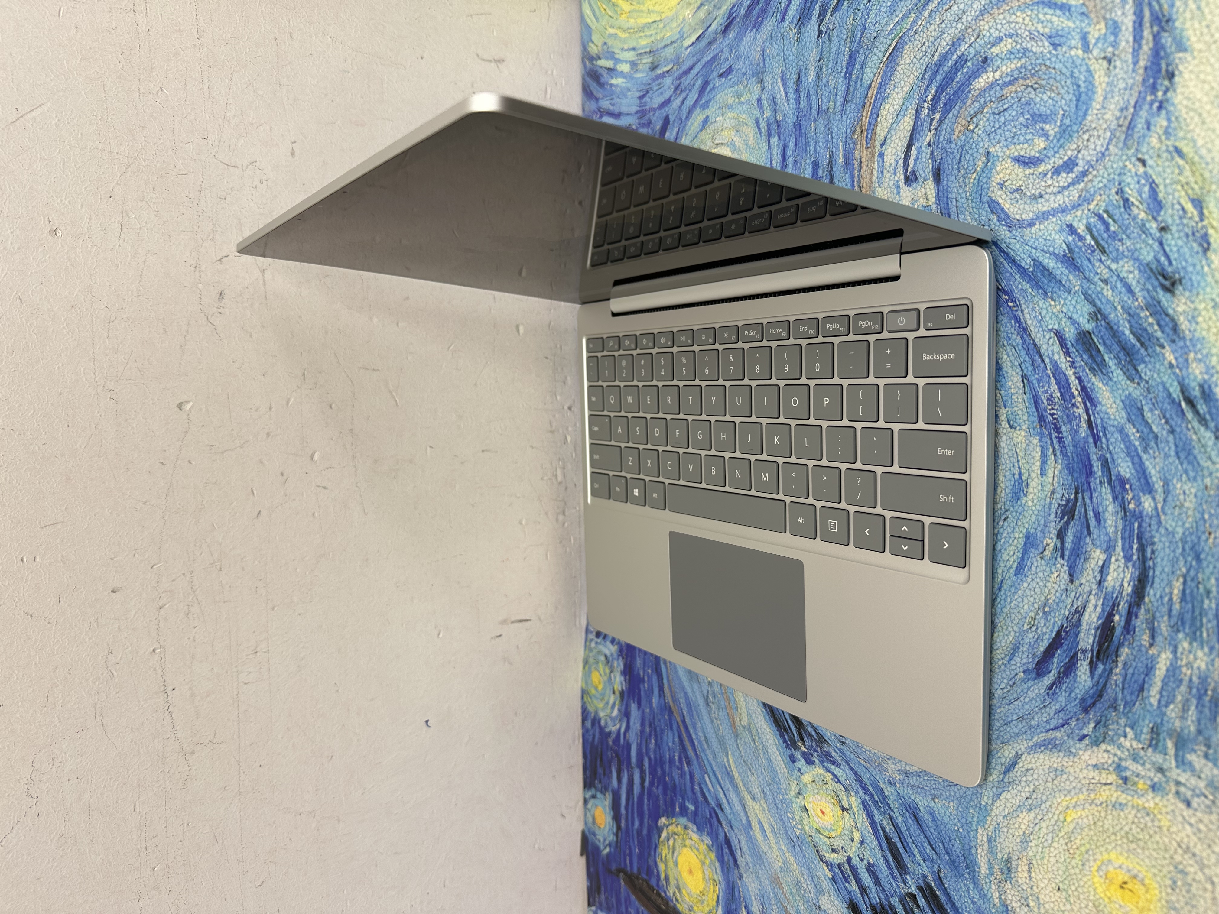 #6199 Microsoft Surface Laptop GO 12.4吋/i5-1035G1/16GB Ram/256GB SSD/Touch Mon/超輕薄/ Laptop / Notebook / PC /文書機/ Movie / Netflix / Disney + / Office
