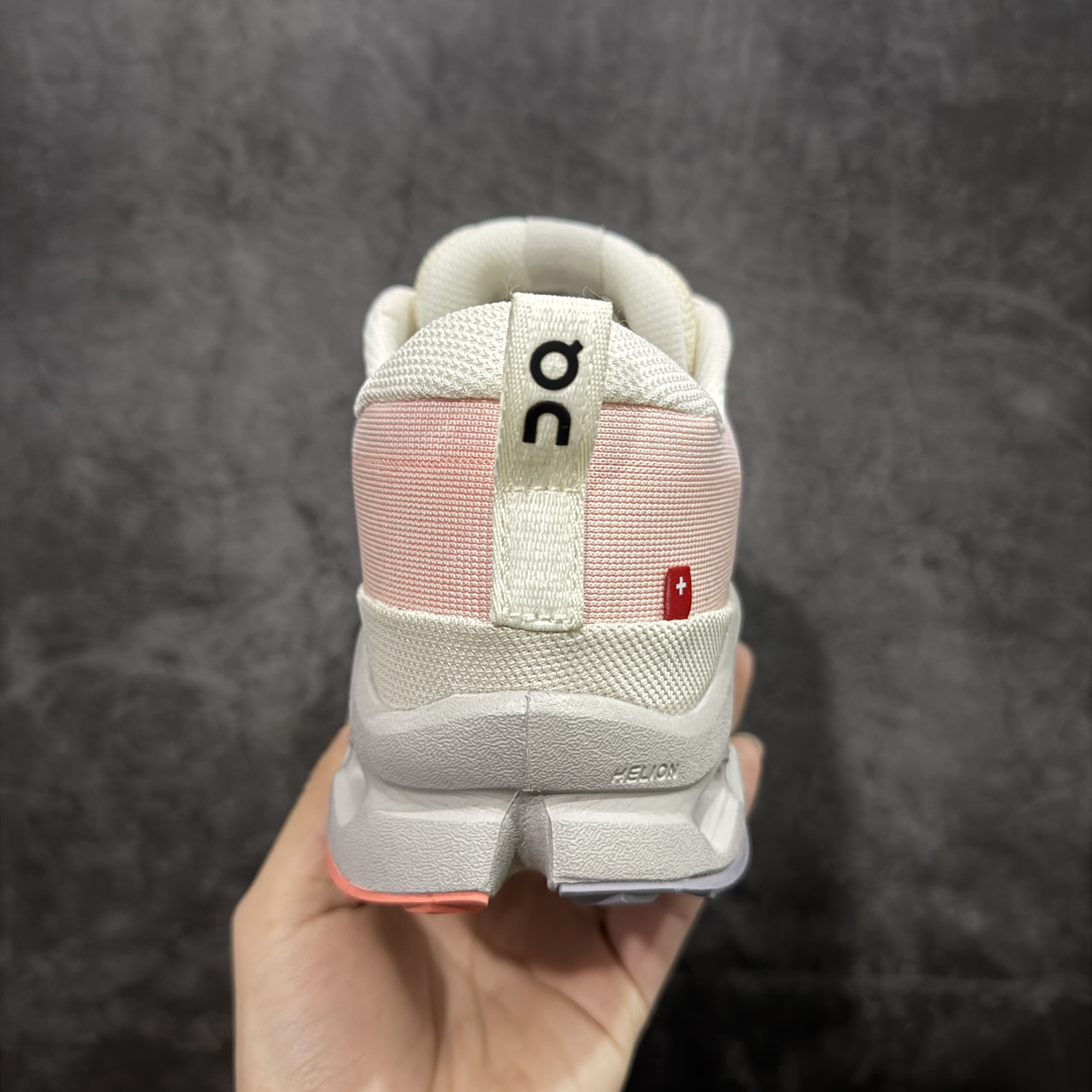 On Cloudsurfer Trail 2 