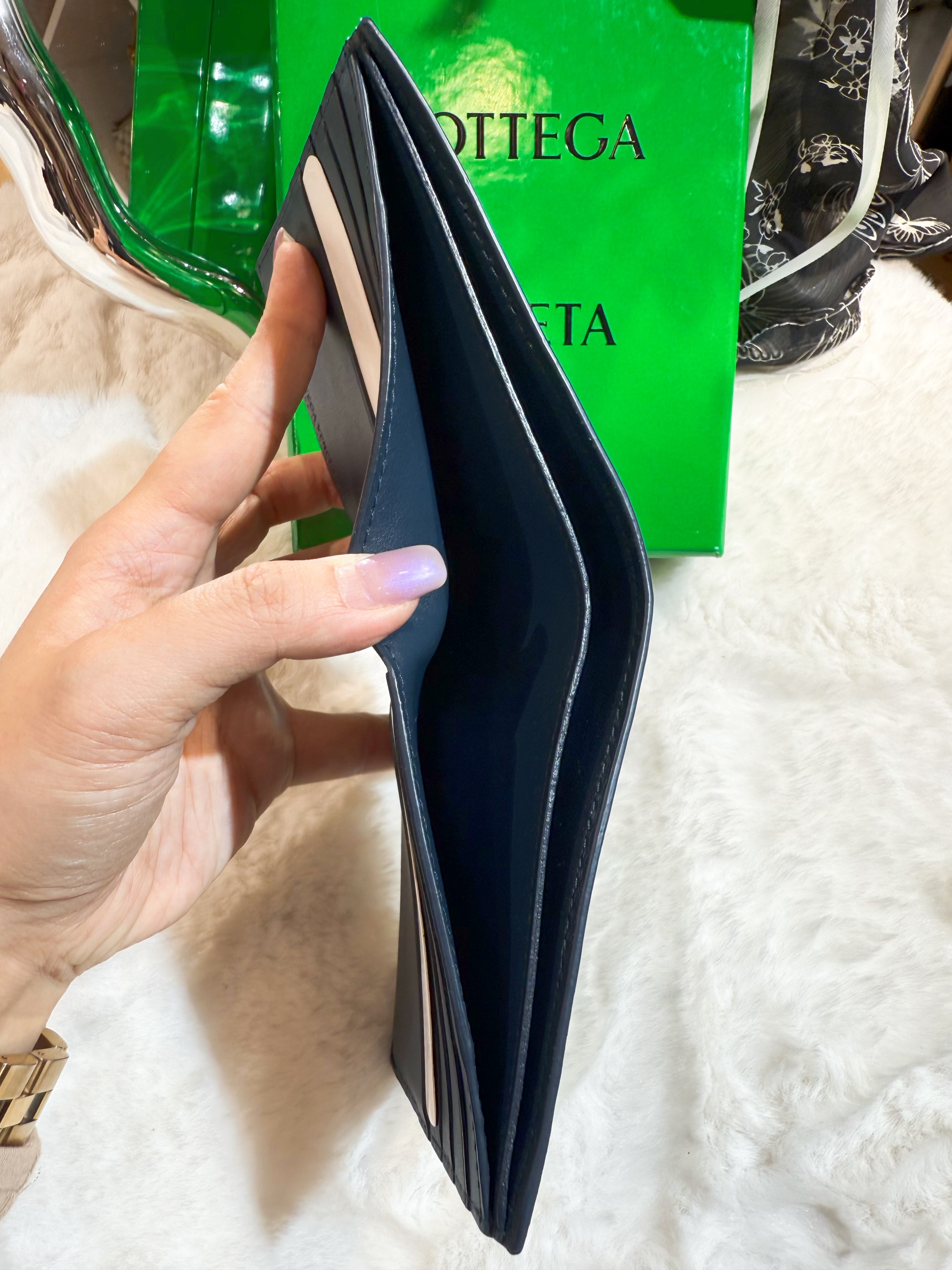 BV bi fold wallet navy