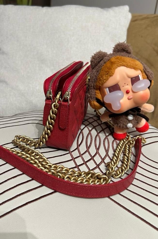 Chanel boy clutch with chain 荔枝牛皮 100%Authentic ,95%new  ✅28貼✅Dust bag 