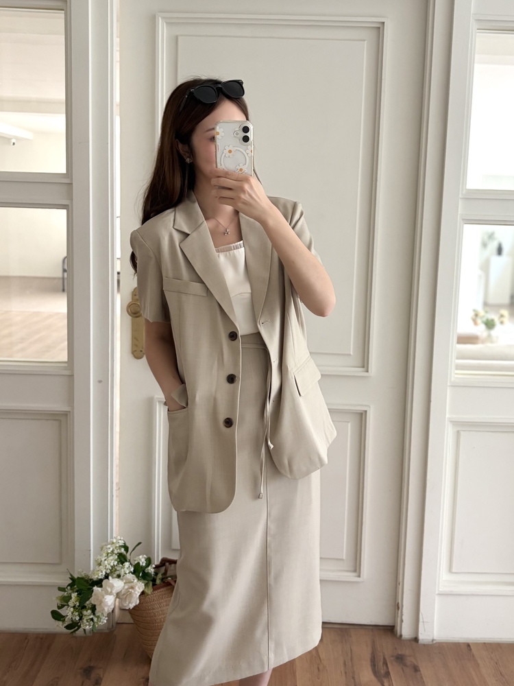 Sandstone Belted Skirt (Light Beige)