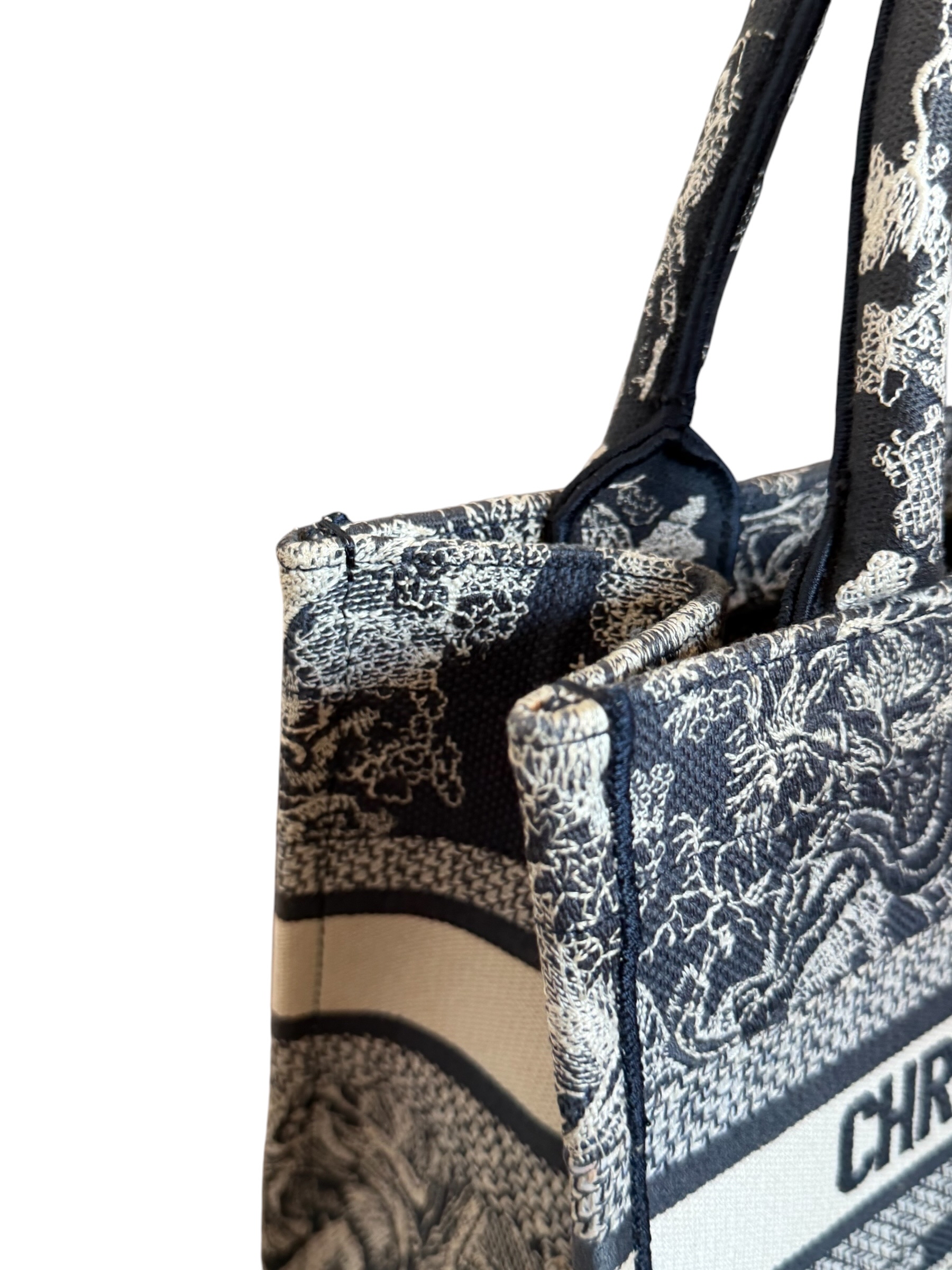 Pre-Owned DIOR Book Tote / Product Code: W52001