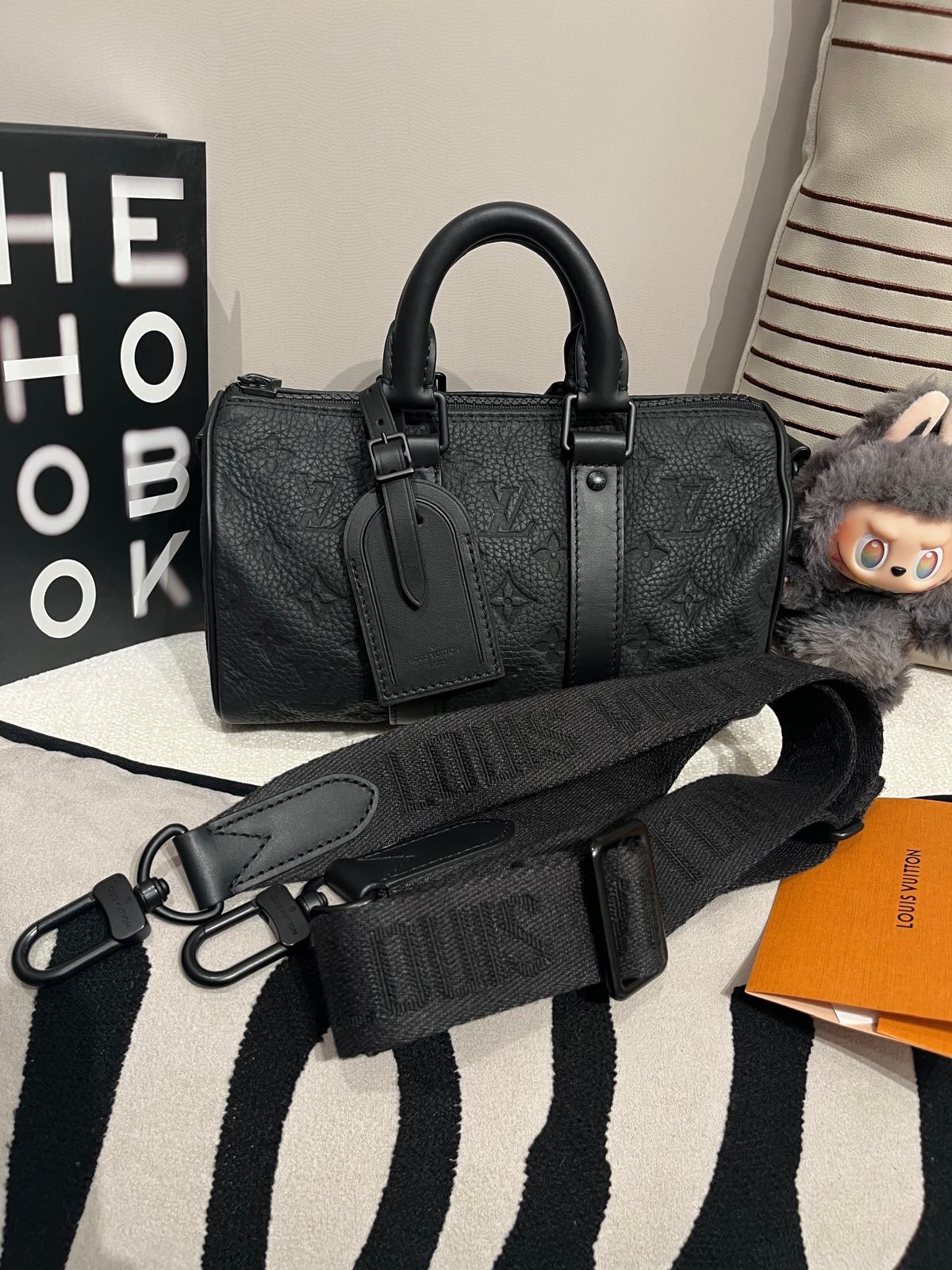 LV Keepall Bandoulière 25, M20900 100%Authentic, 98%New ✅專門店收據✅dust bag✅Box