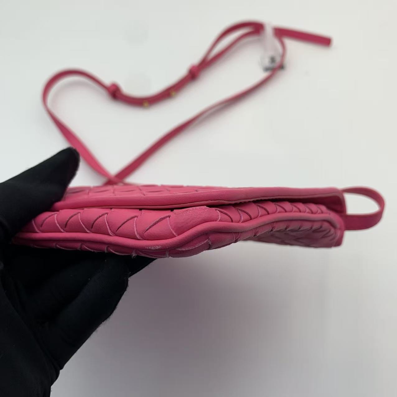 Bottega Veneta葆蝶家信封包 桃紅色牛皮 Bv經典編織物斜挎包【過年紅噹噹精選❤️‍🔥】